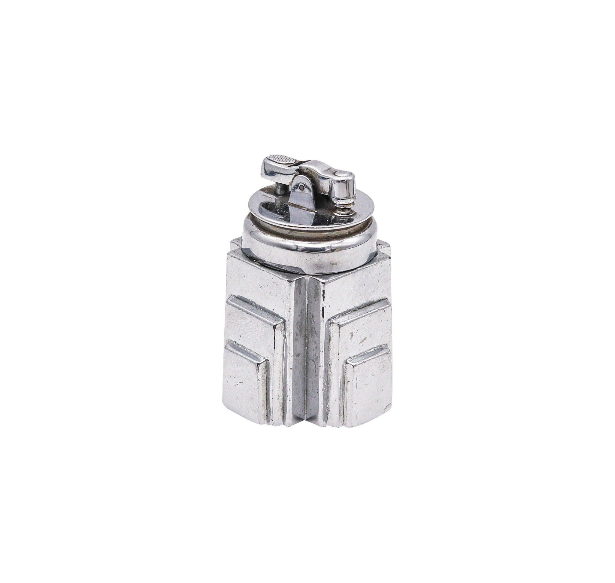 RONSON 1929 Art Deco New Yorker Skyscraper Desk Lighter In Chrome In Good Condition For Sale In Miami, FL