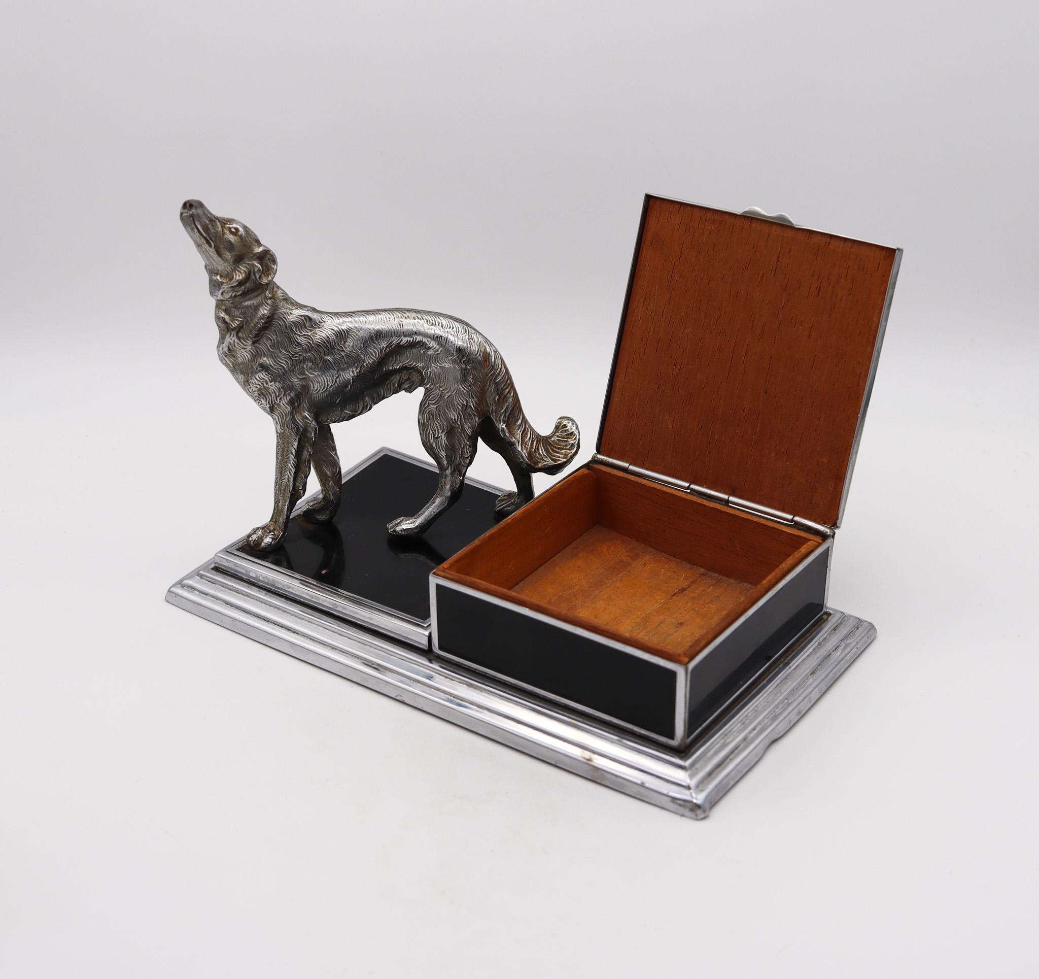 Ronson 1930 By Jennings Brothers Art Decó Perro Borzoi Caja de escritorio lacada en negro Esmaltado