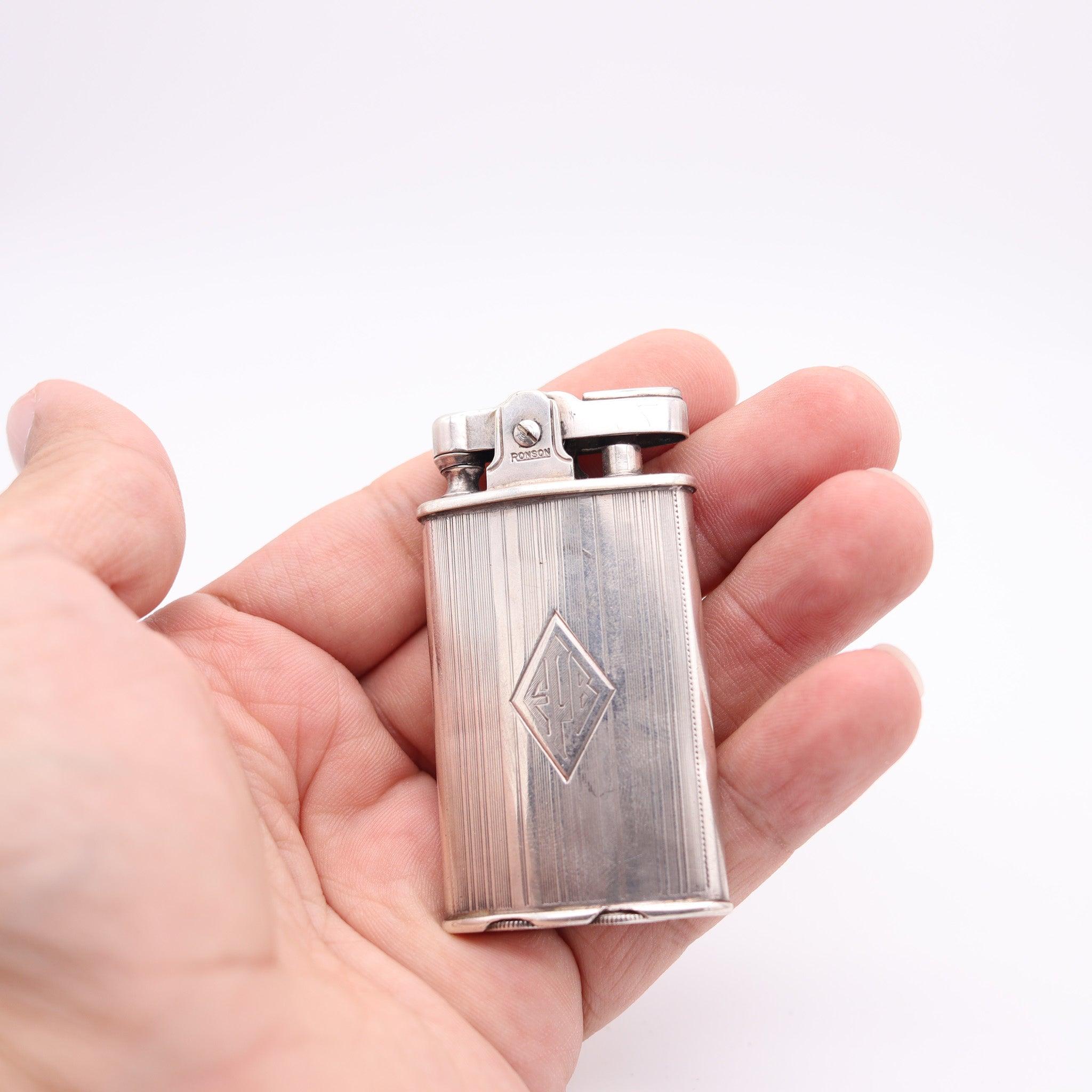 Argent sterling RONSON 1930 Junior Sport Second Thumb Model Petrol Lighter In .925 Sterling en vente