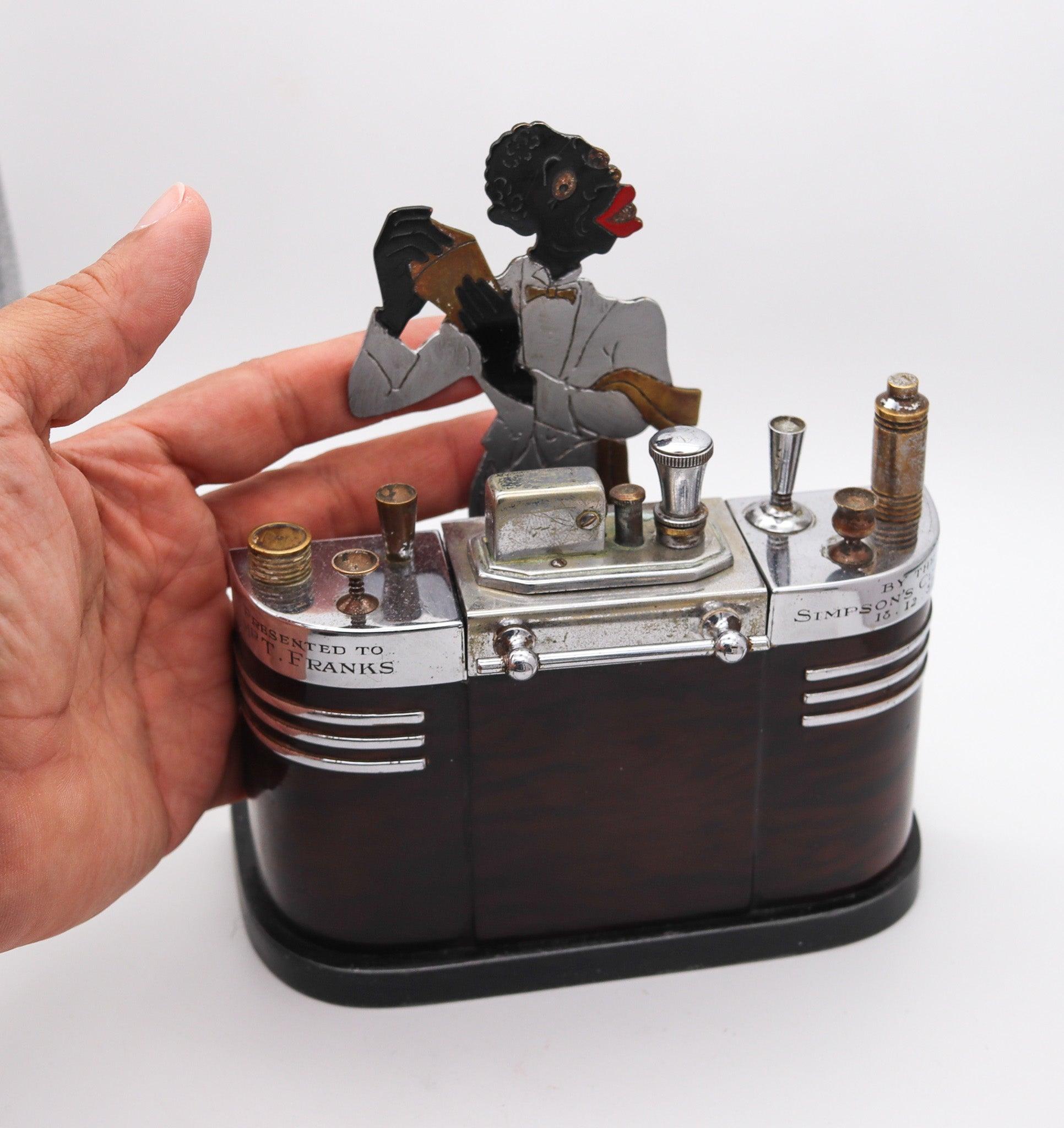 Metà XX secolo Ronson 1935 Art Deco Bartender Accendisigarette Dispenser Scatola in Steele e Lcquer in vendita