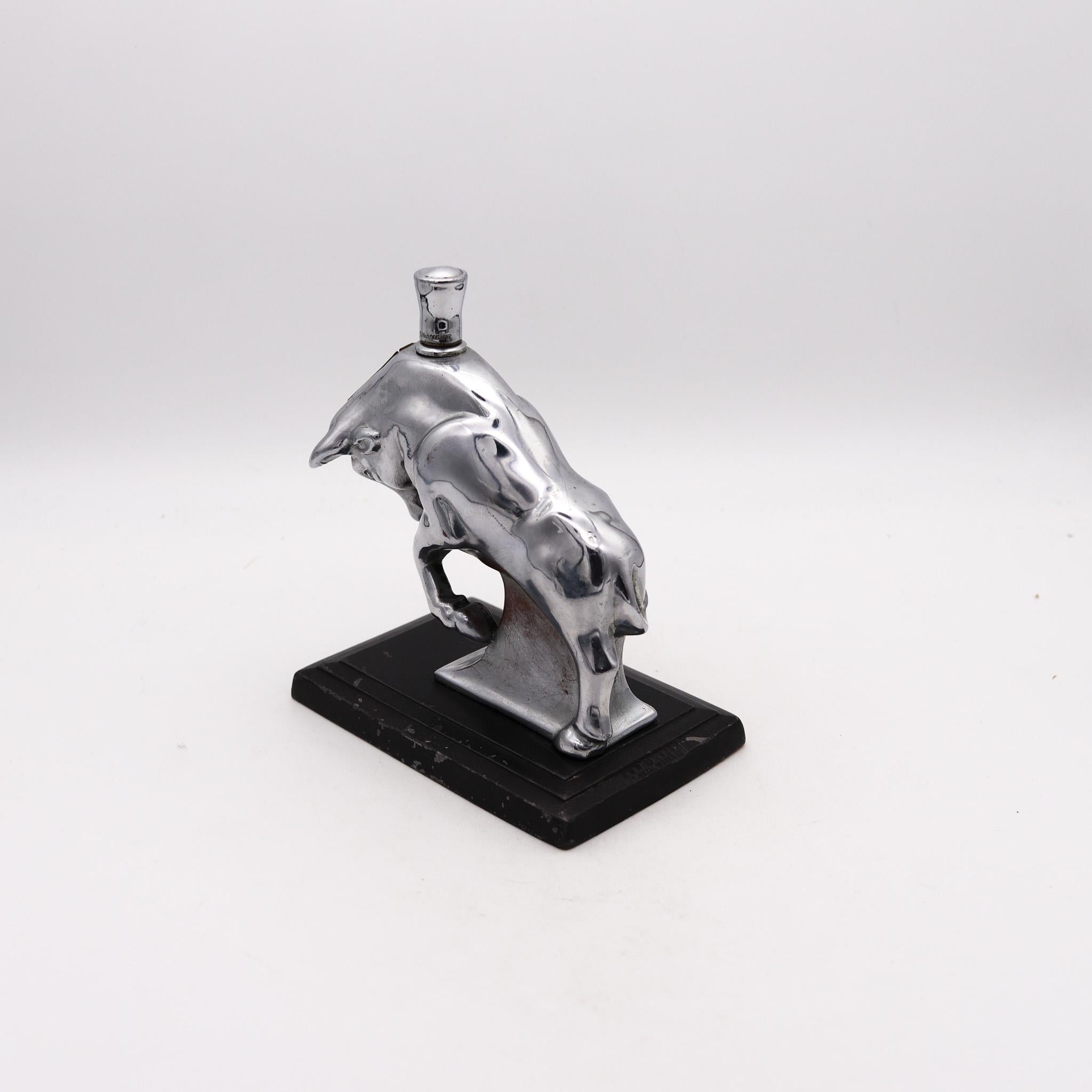 Desk buffalo touch tip Striker designed by Ronson.

The striker lighters made by Ronson are famous under collectors. This extremely rare desk Striker Lighter was created in New Jersey United States by The Art Metal Works for The Ronson Co. during