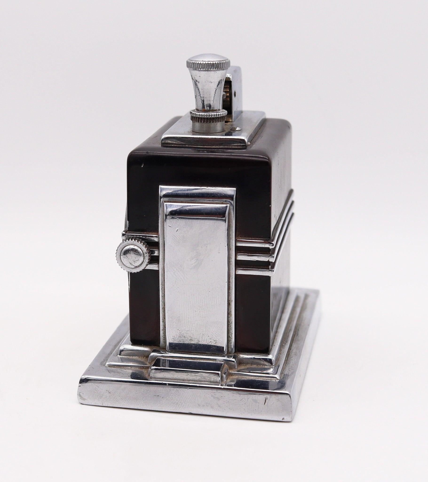 Fait main RONSON 1936 Malte Art Déco Machine Age Desk Black Clock and Touch-Tip Lighter en vente
