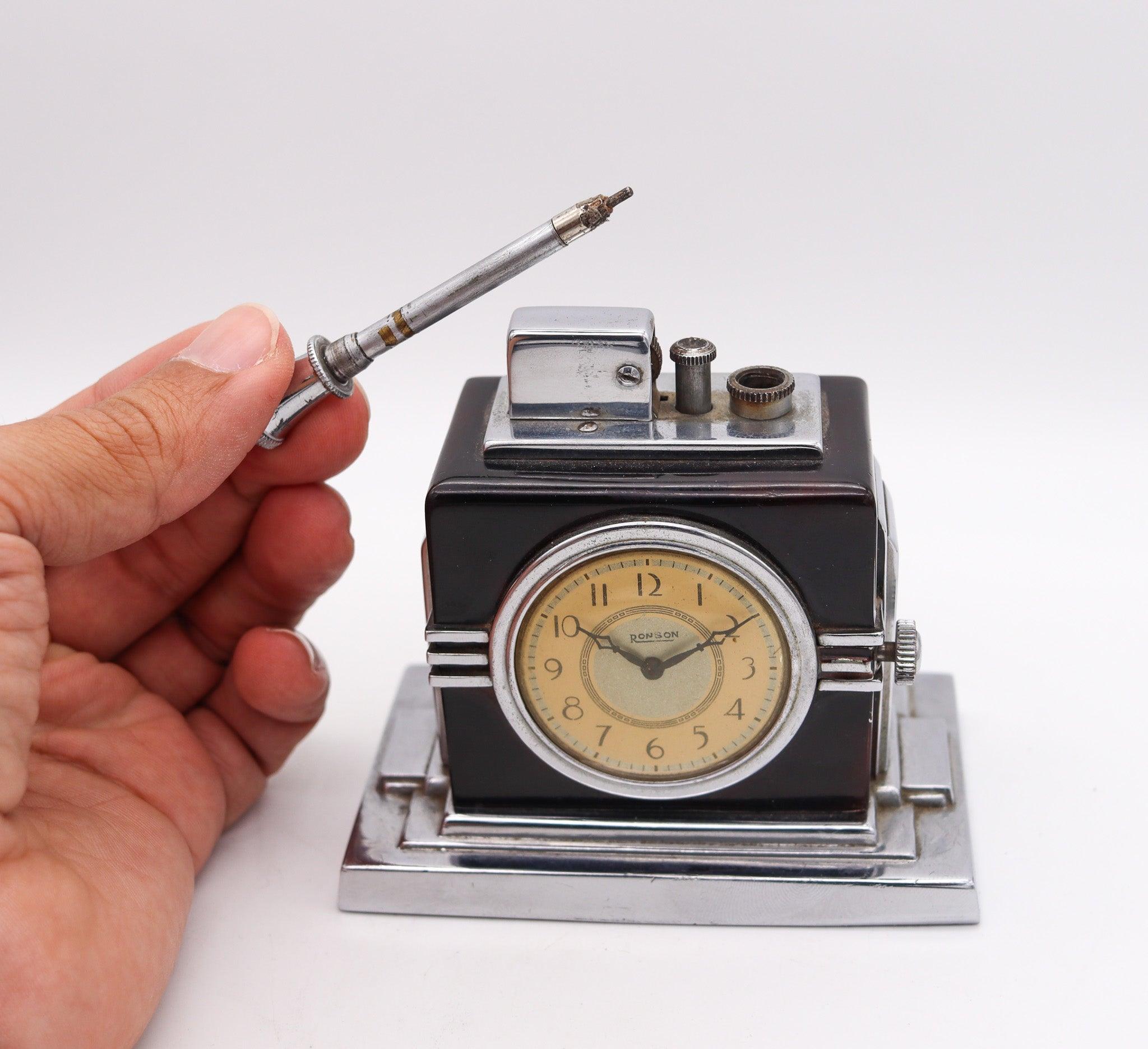 Milieu du XXe siècle RONSON 1936 Malte Art Déco Machine Age Desk Black Clock and Touch-Tip Lighter en vente