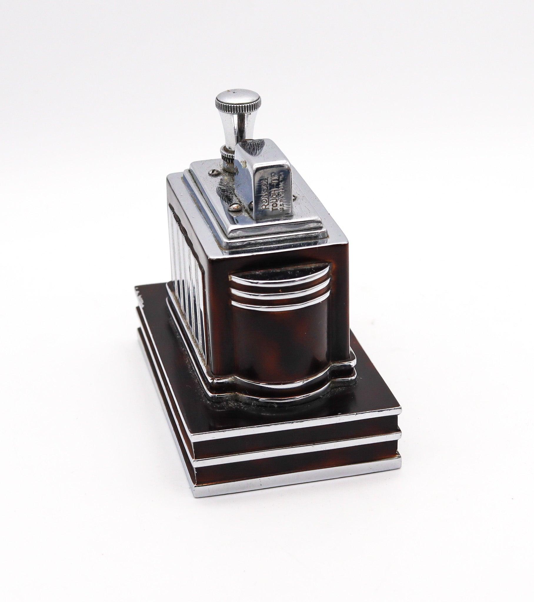 RONSON 1938 Art Deco Machine Age Lacquered Deluxe Classic Touch Tip Lighter In Excellent Condition In Miami, FL