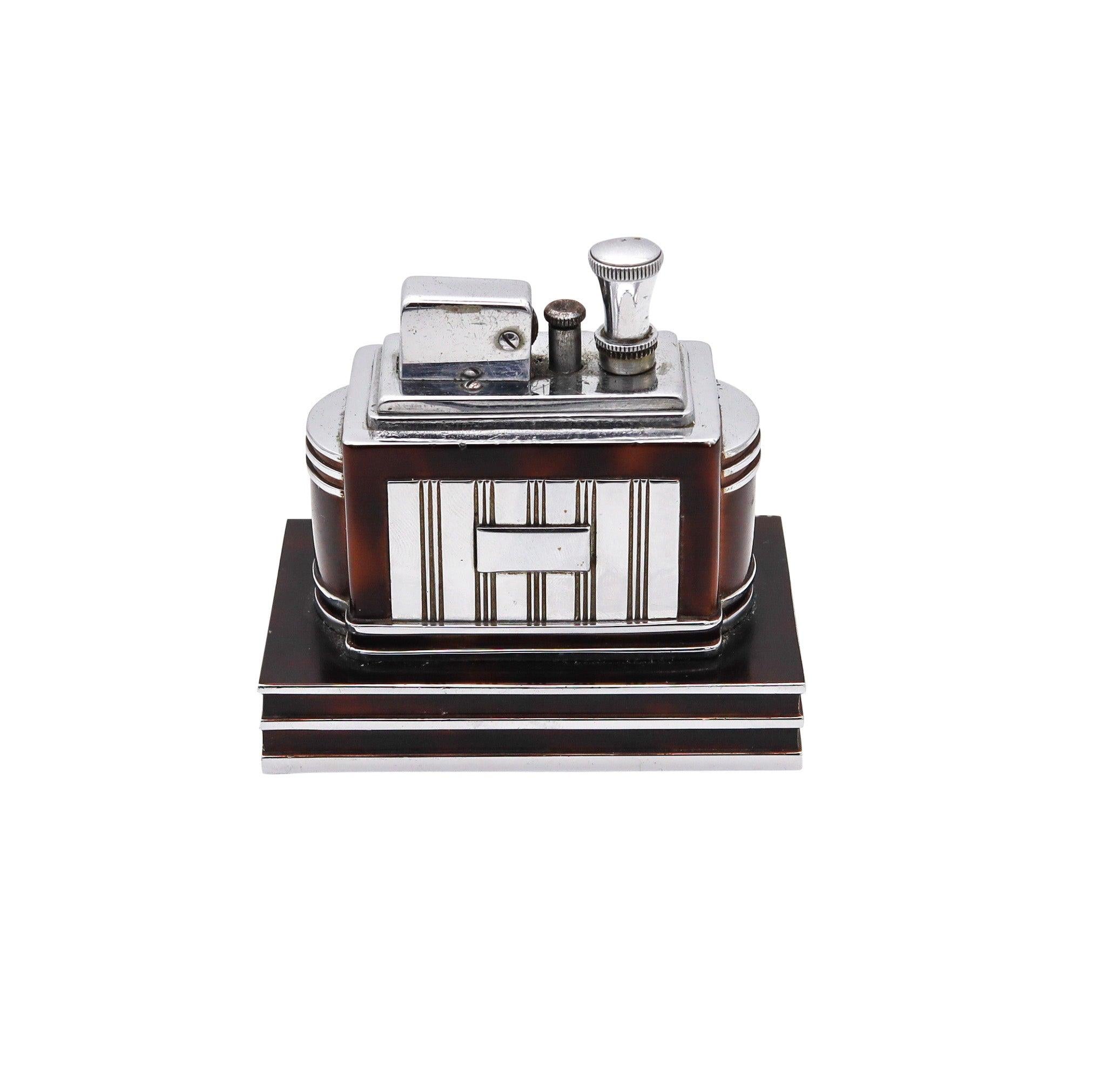 Steel RONSON 1938 Art Deco Machine Age Lacquered Deluxe Classic Touch Tip Lighter For Sale