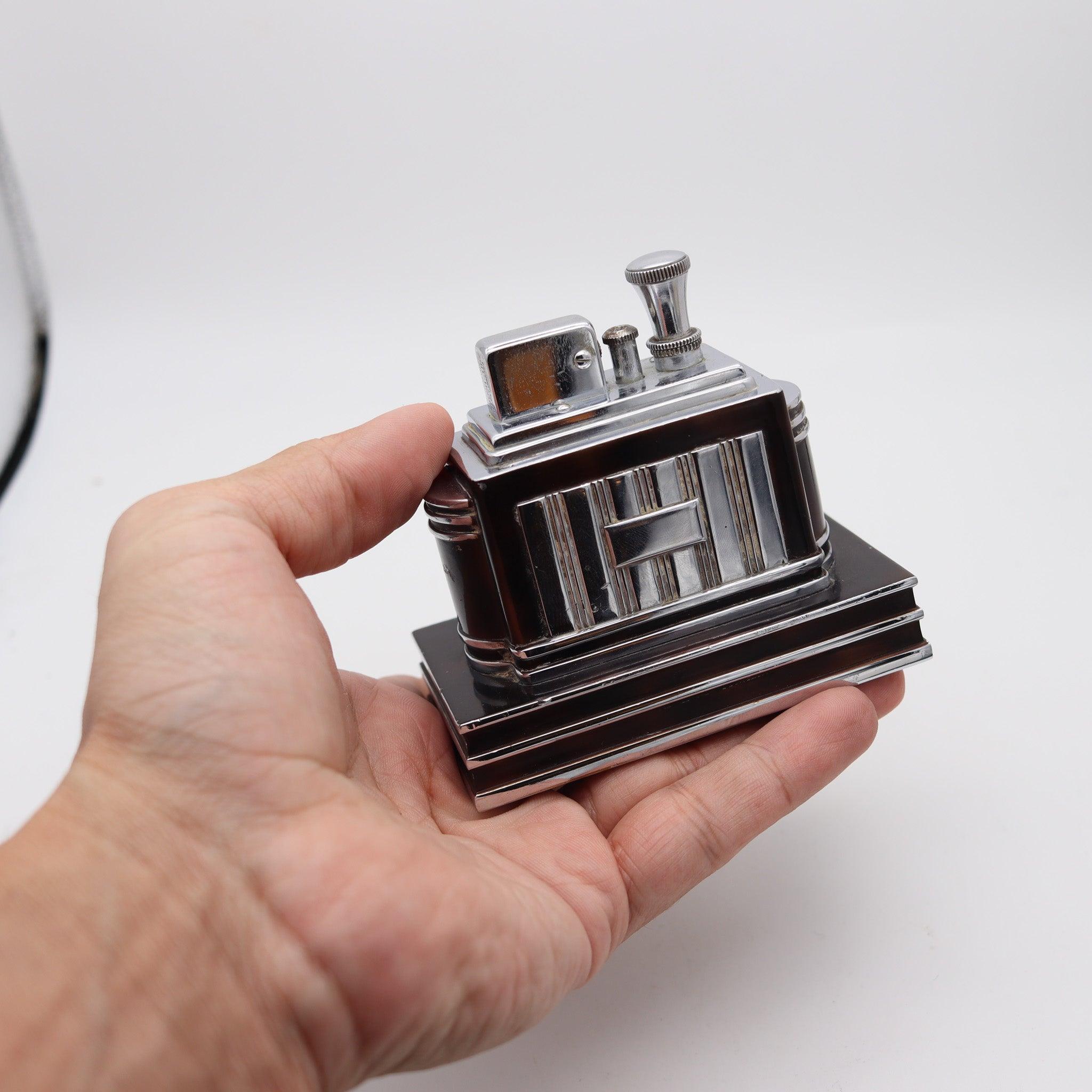 Acciaio RONSON 1938 Art Deco Machin Age laccato Deluxe Classic Touch Tip Accendino in vendita