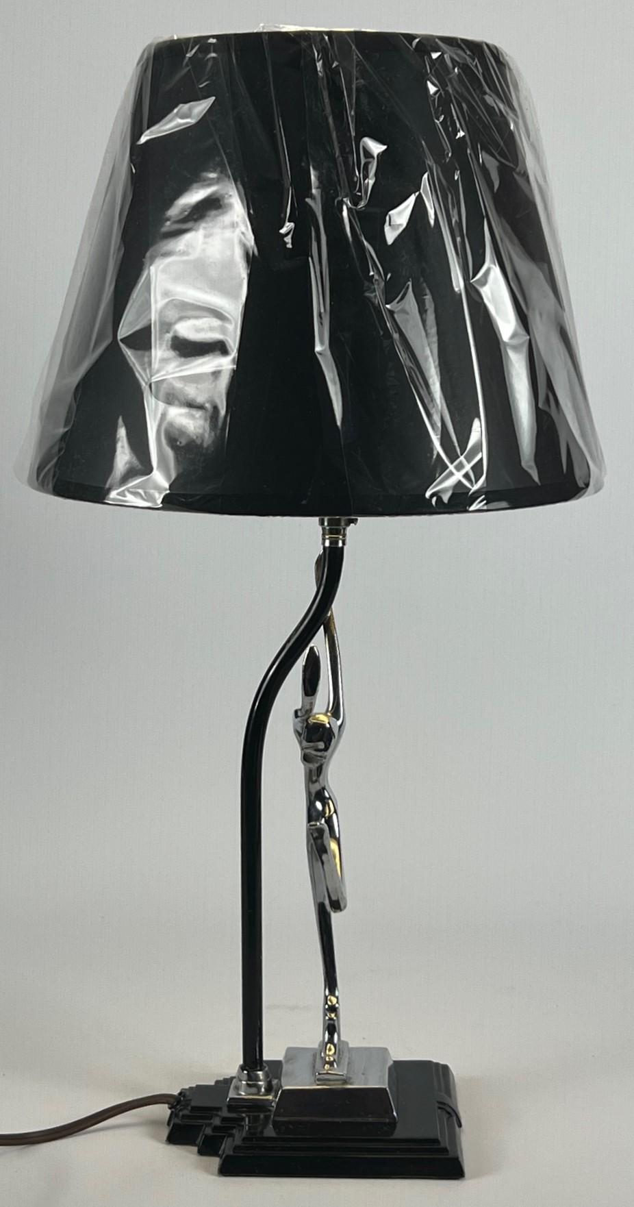 Chrome Ronson Art Déco Lady Dancing table lampe chromée et noire très rare 14425 en vente