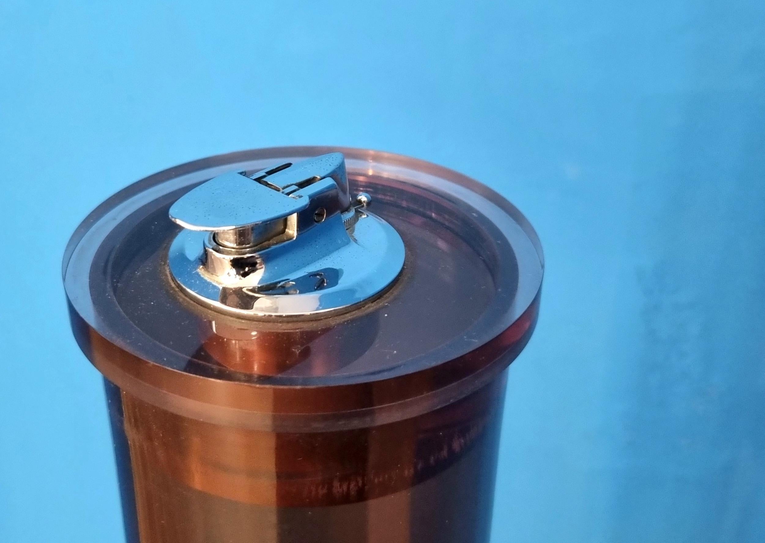 Italian Ronson rare plexiglass floor lighter from the 70s For Sale
