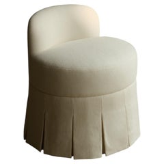 Chaise / tabouret d'appoint Roo en lin par Frances Jean