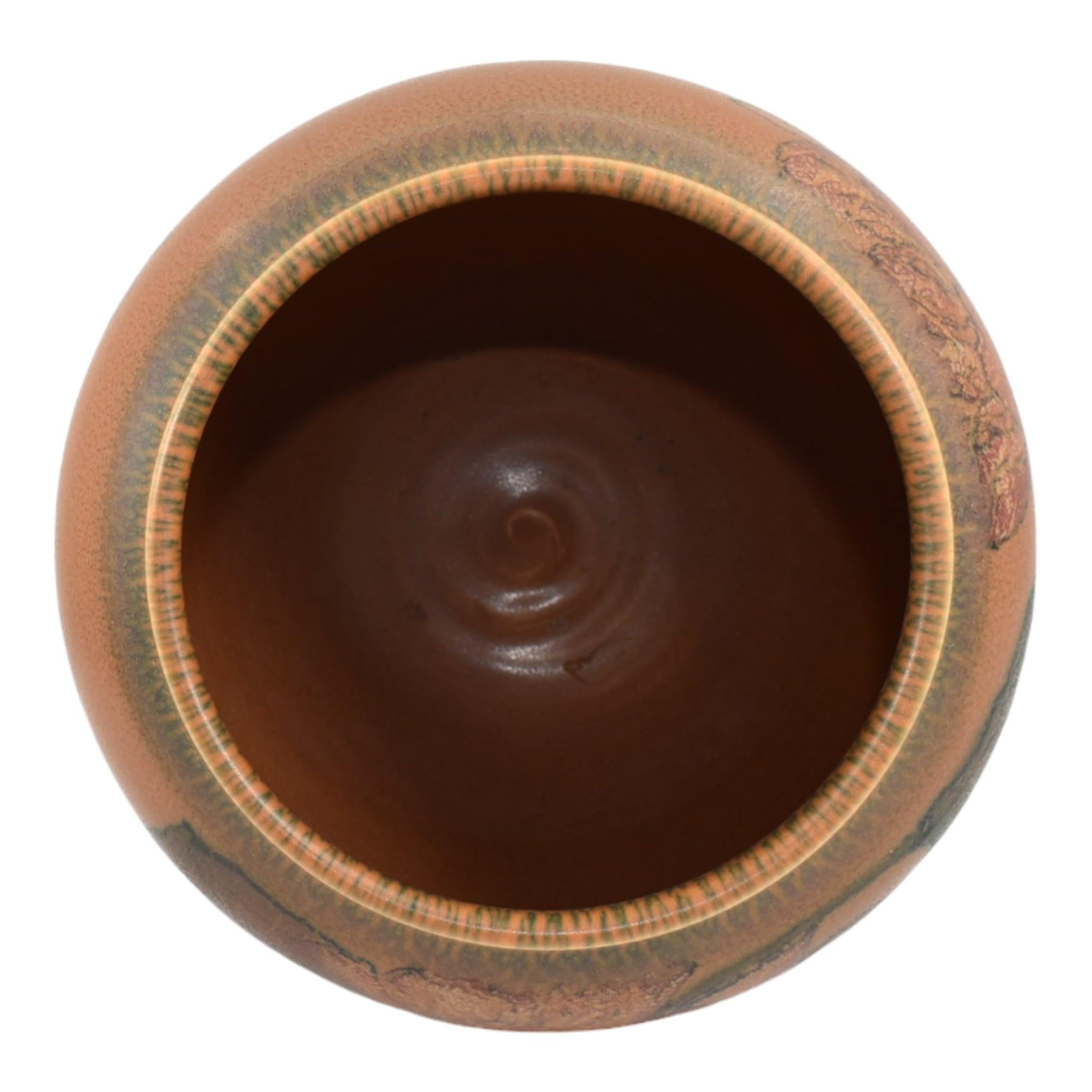 Début du 20ème siècle Rookwood 1924 Vintage Art Pottery Vase en céramique Orange Vellum 2245 (Lincoln) en vente