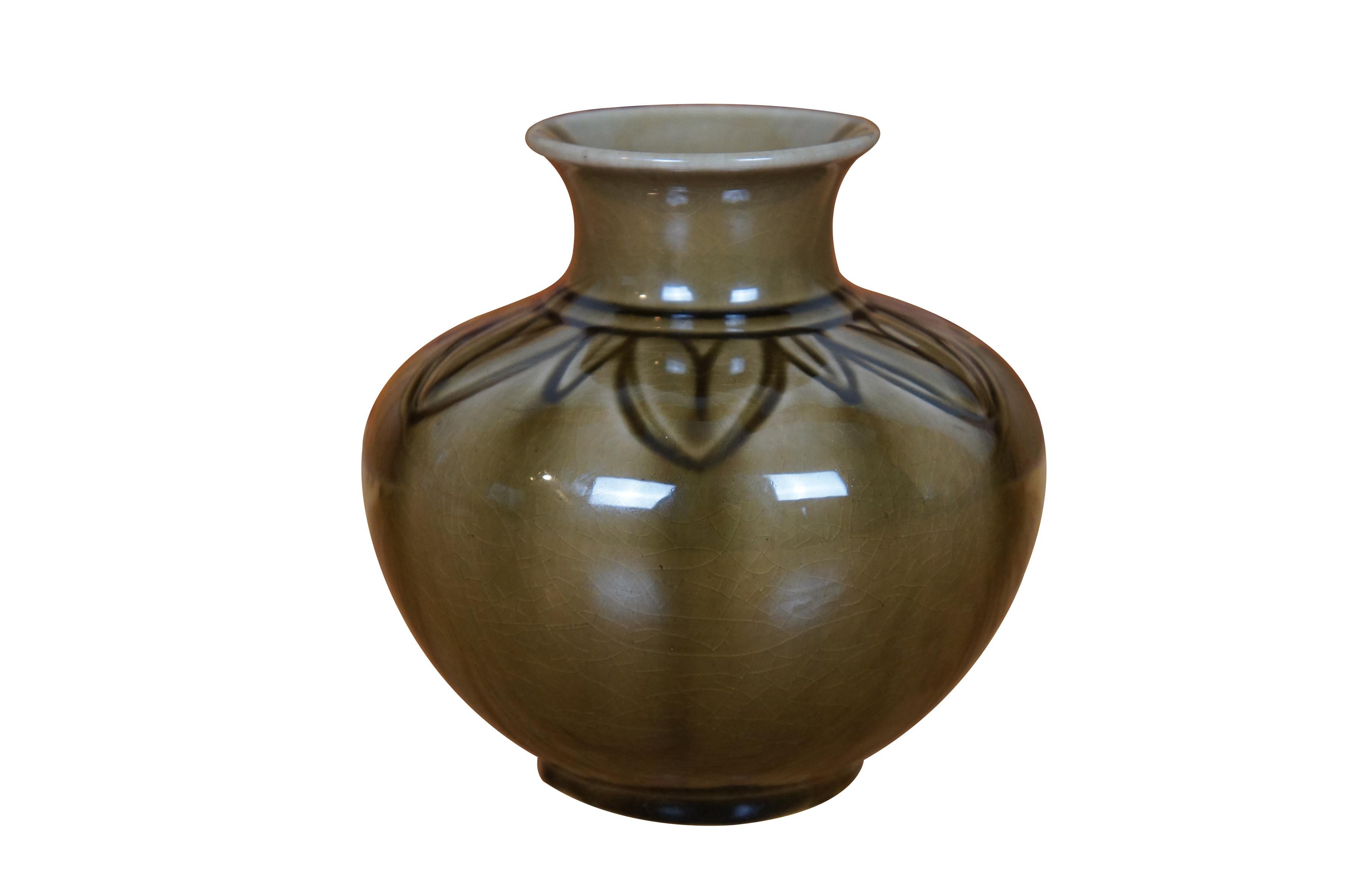 Mid-Century moderno Rookwood 1951 LI 7062 Vaso a bocciolo bulboso con smaltatura verde e marrone, 5