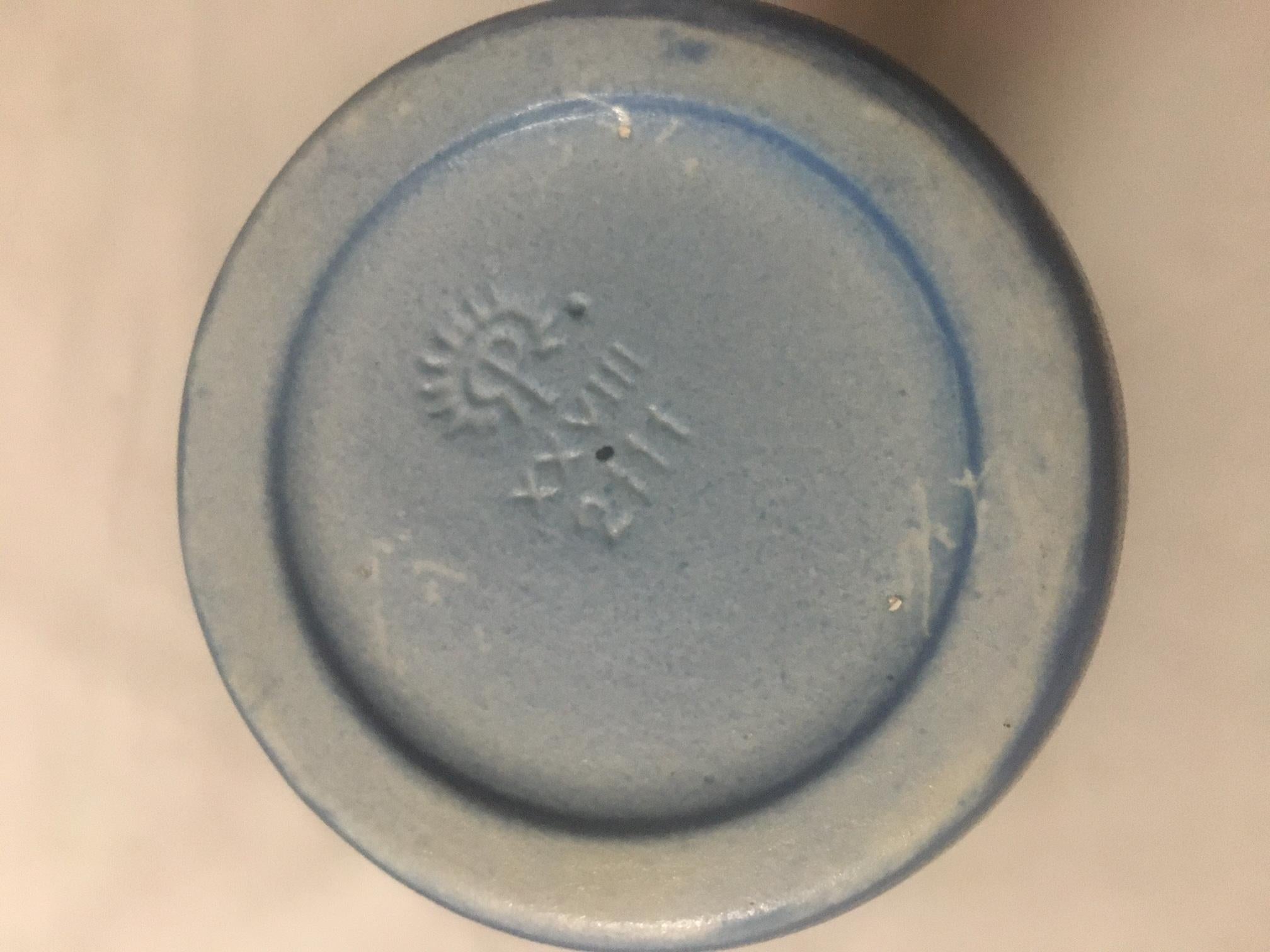 Jarrón de capullos con diseño de campanillas azules aéreas de Rookwood American Art Pottery c1928 Cerámico en venta