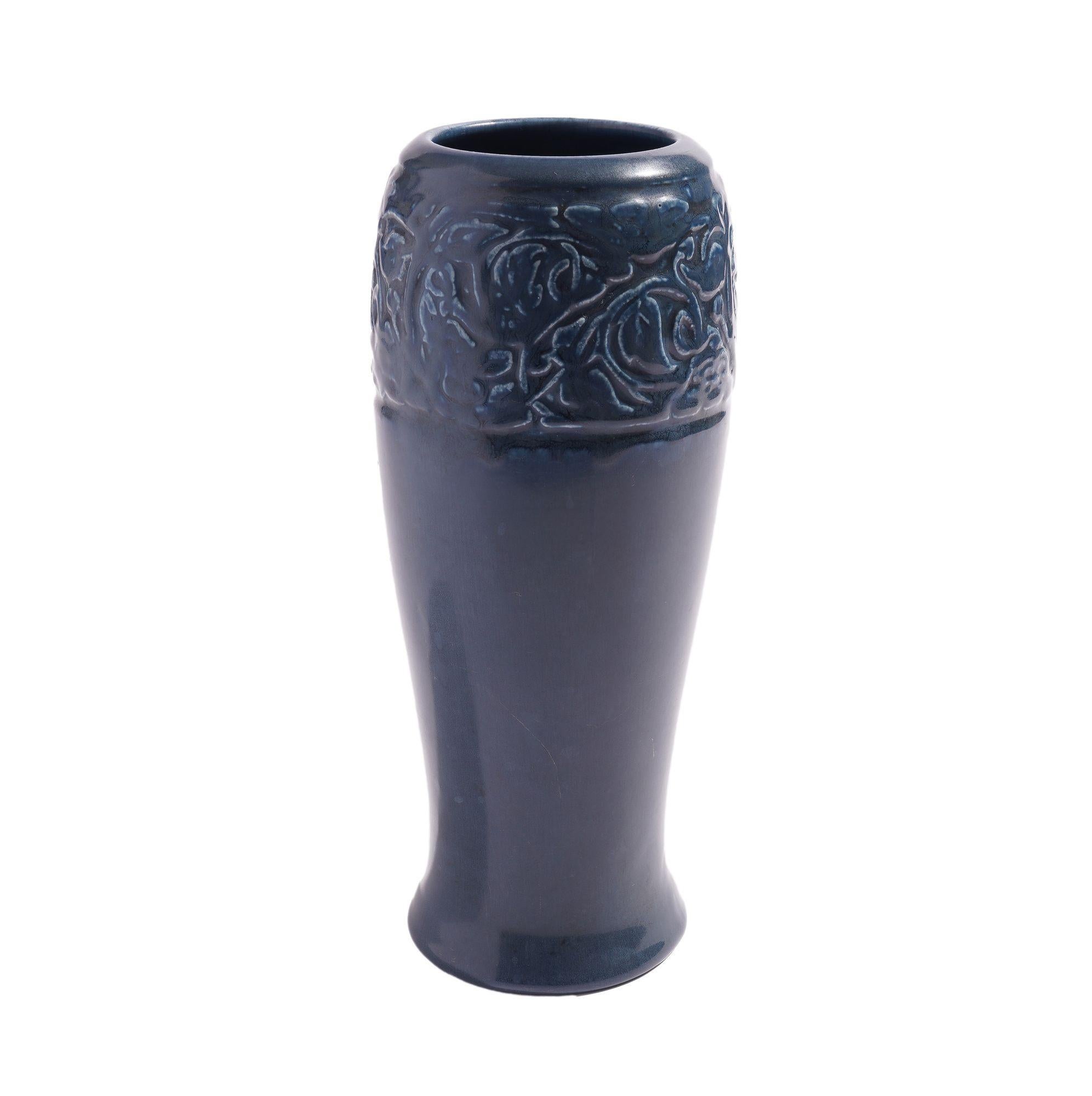 Rookwood Keramikvase in Blau, 1920 (amerikanisch) im Angebot