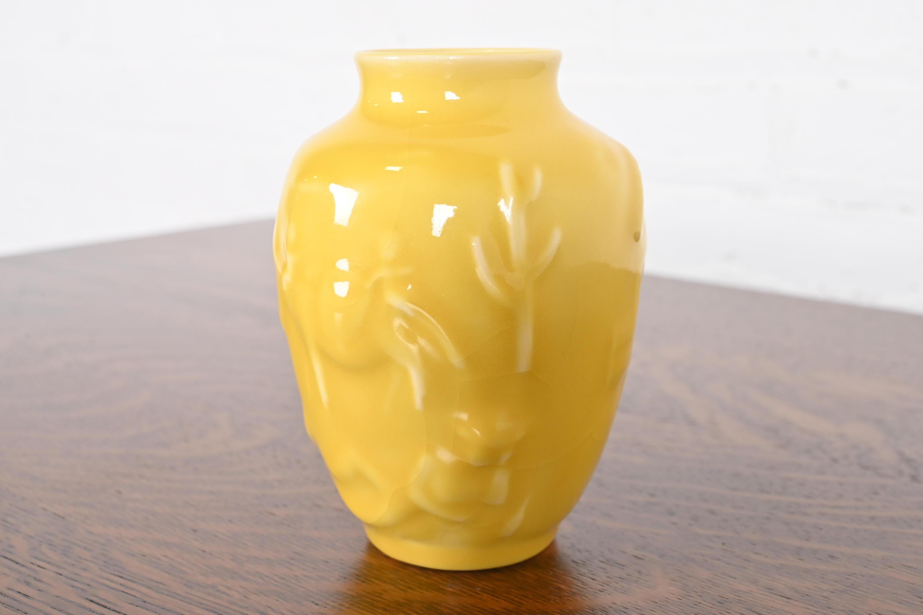 Rookwood Pottery Arts & Crafts Vase aus glasierter Keramik und Kunstkeramik, 1947 (Glasiert) im Angebot