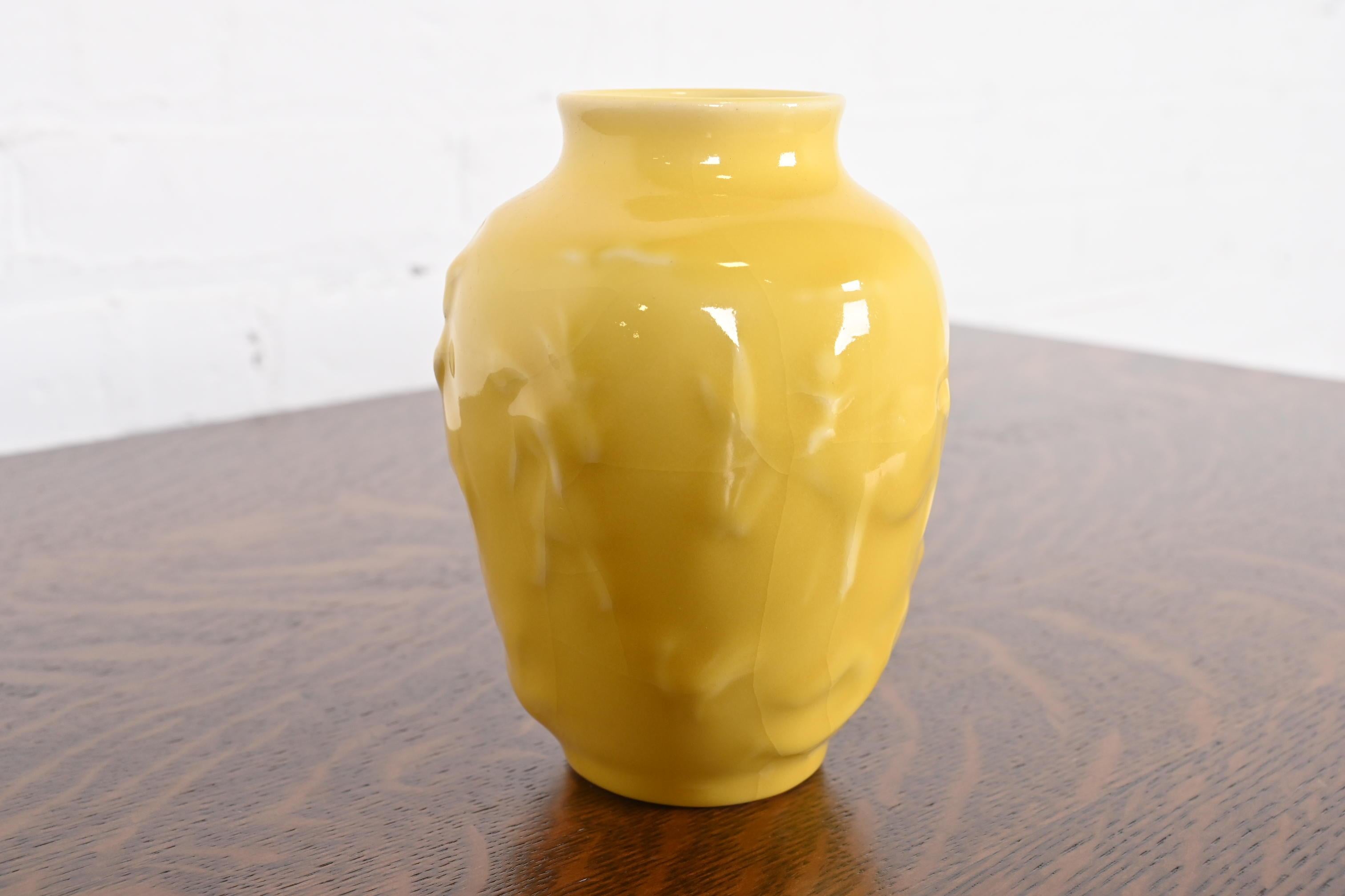 Rookwood Pottery Arts & Crafts Vase aus glasierter Keramik und Kunstkeramik, 1947 (Mitte des 20. Jahrhunderts) im Angebot