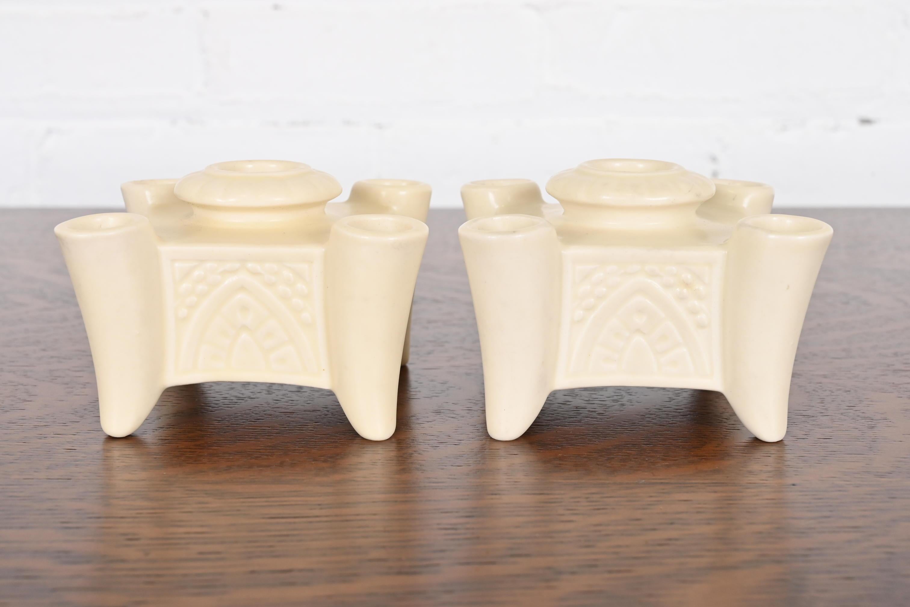 Americano Portacandele in ceramica smaltata Rookwood Pottery Arts & Crafts, coppia in vendita