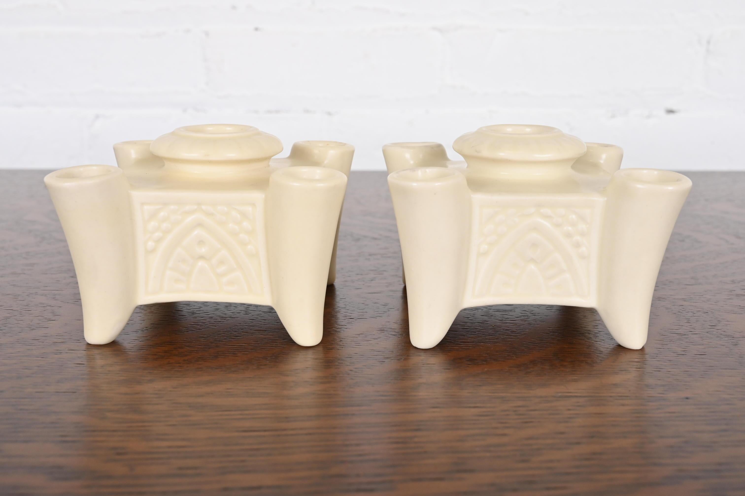 Ceramica Portacandele in ceramica smaltata Rookwood Pottery Arts & Crafts, coppia in vendita