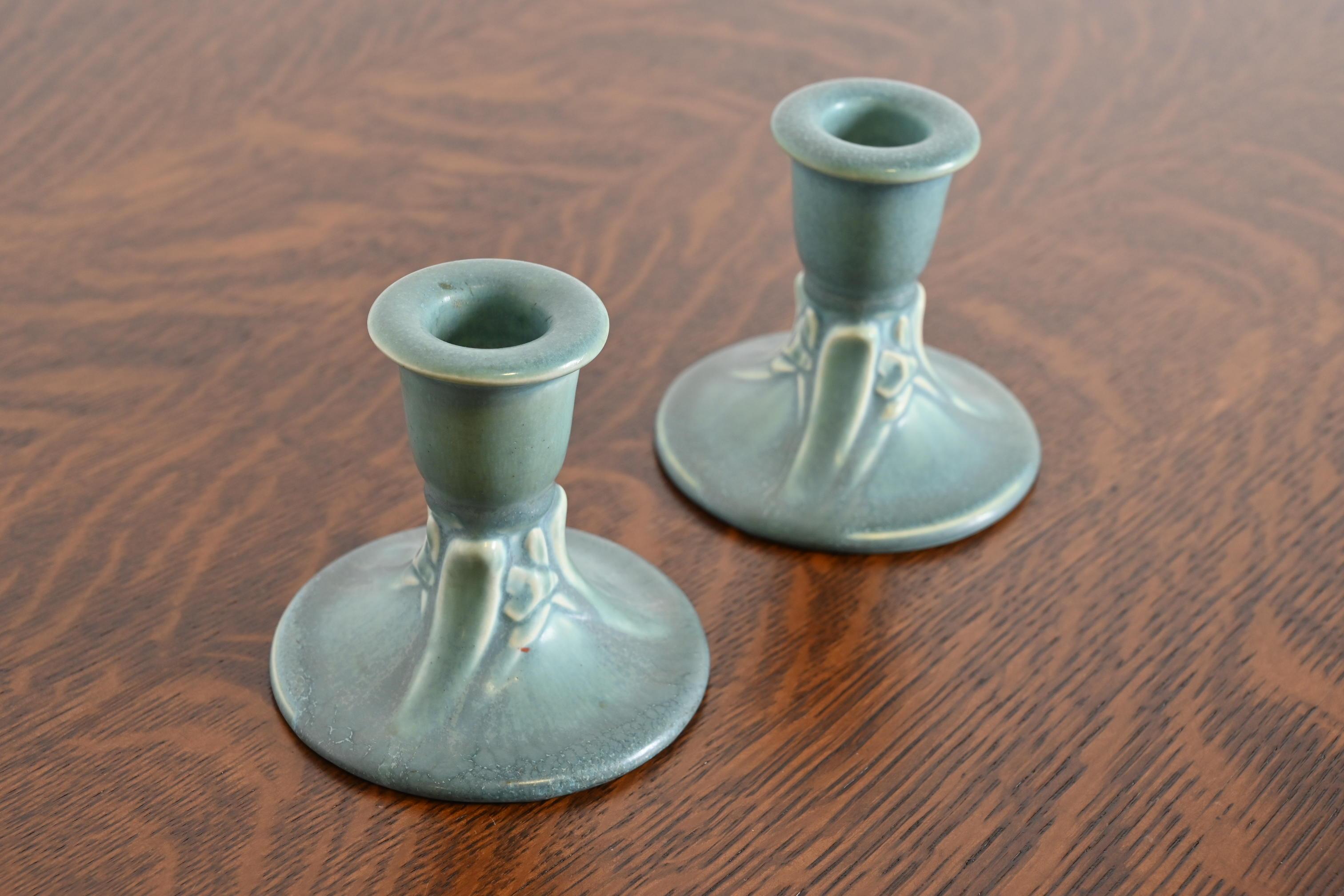Vernissé Bougeoirs Arts & Crafts en céramique émaillée Rookwood Pottery, 1946 en vente