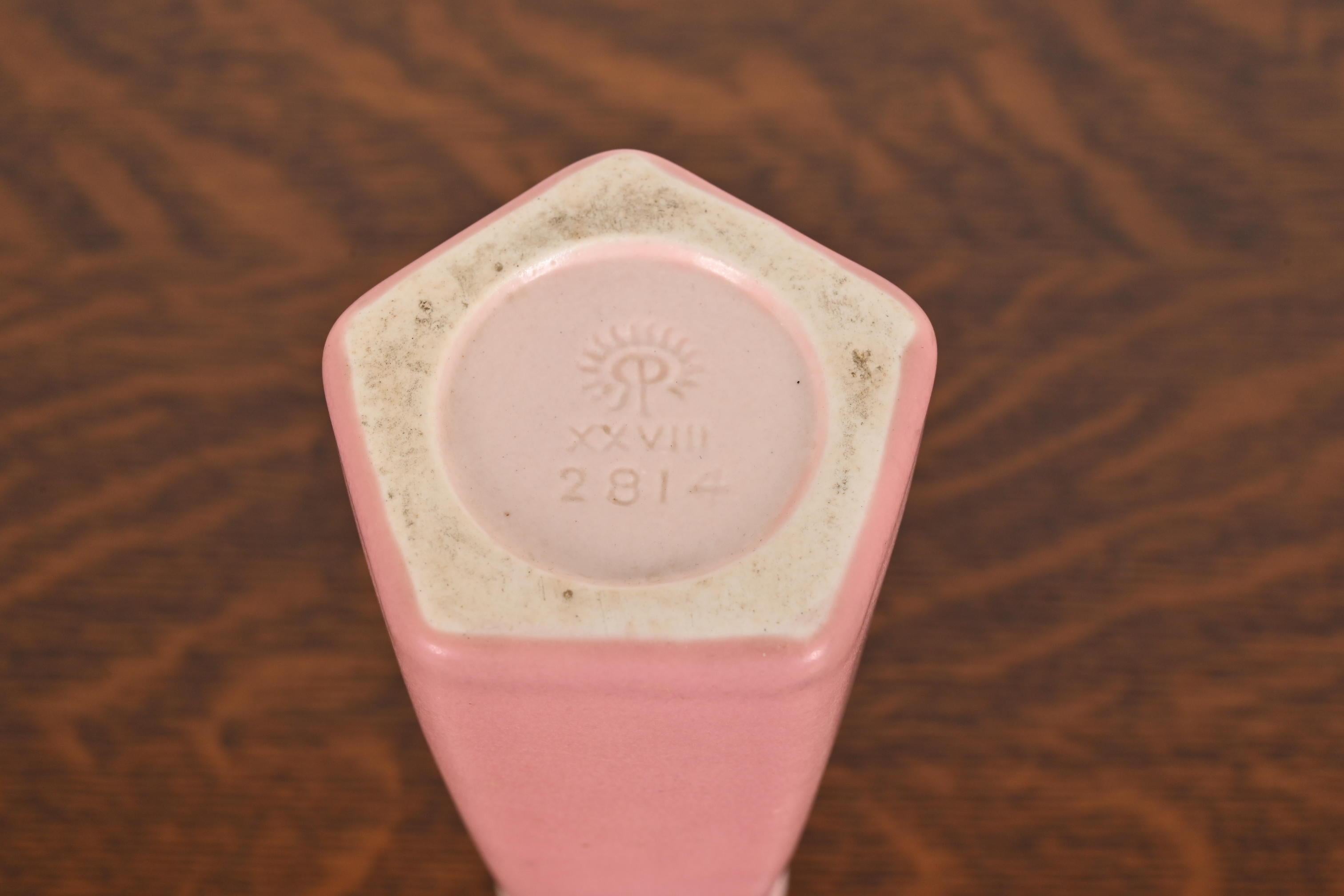 Rookwood Pottery Arts & Crafts Vase aus glasierter Keramik, 1928 im Angebot 5