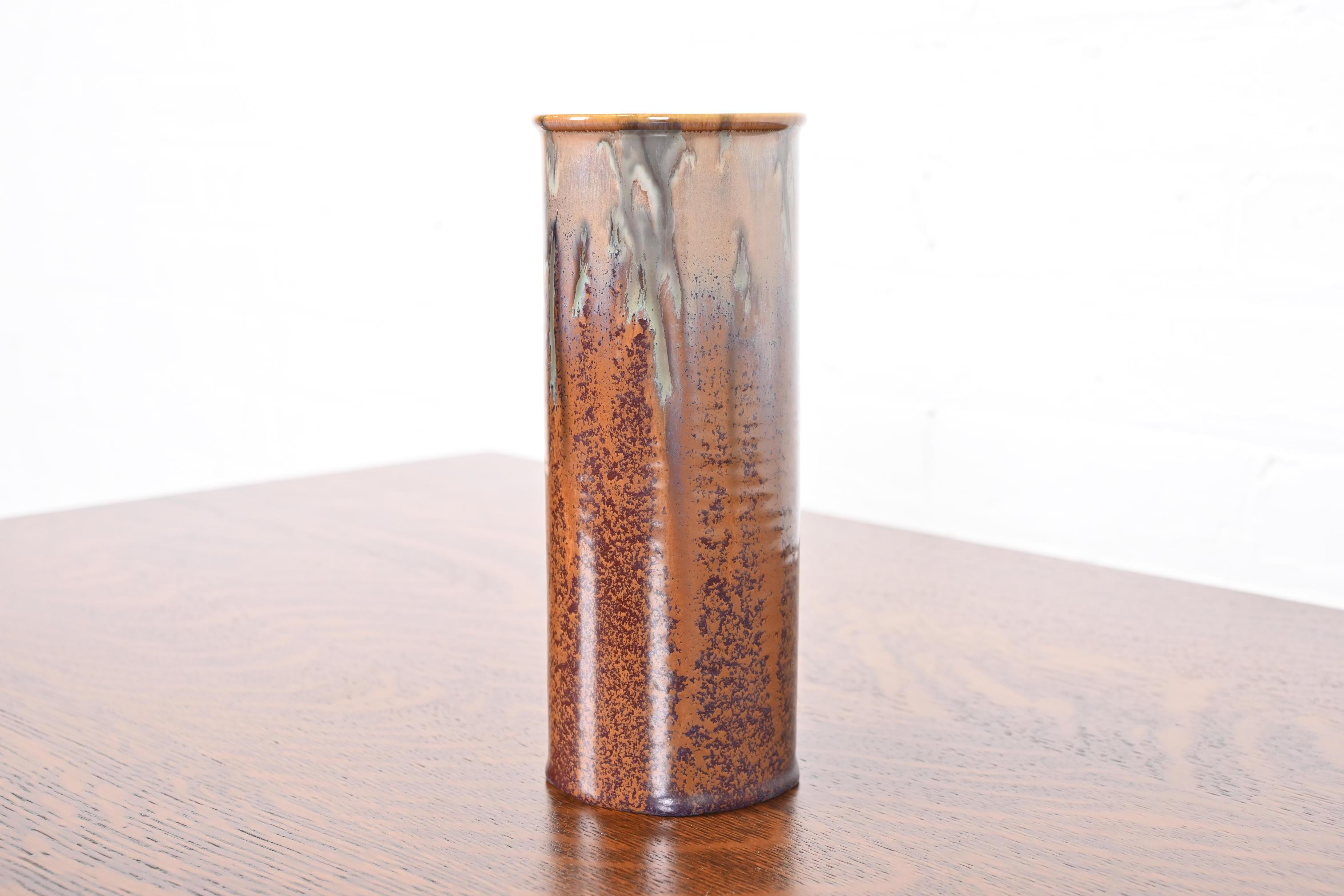 Rookwood Pottery Arts & Crafts Glazed Ceramic Vase, 1932 In Good Condition For Sale In South Bend, IN