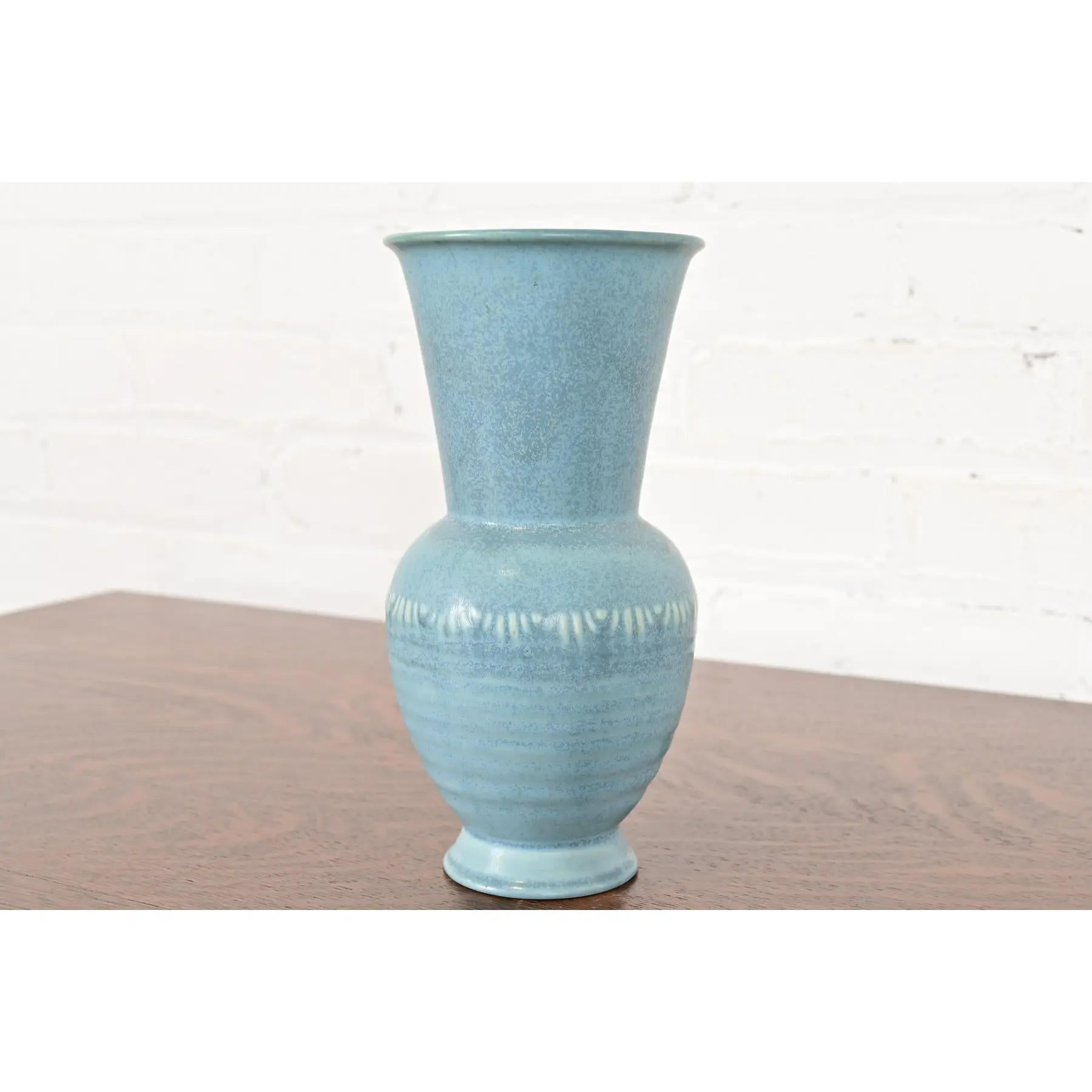 Rookwood Pottery Arts & Crafts Vase aus glasierter Keramik, 1934 (Mitte des 20. Jahrhunderts) im Angebot