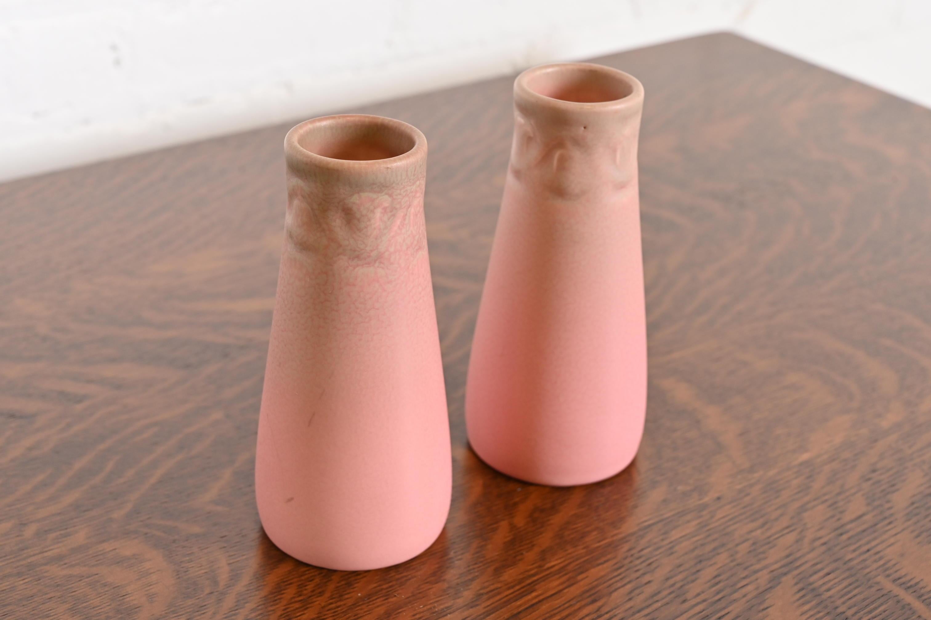Rookwood Pottery Arts & Crafts Vasen aus glasierter Keramik, 1930 (amerikanisch) im Angebot