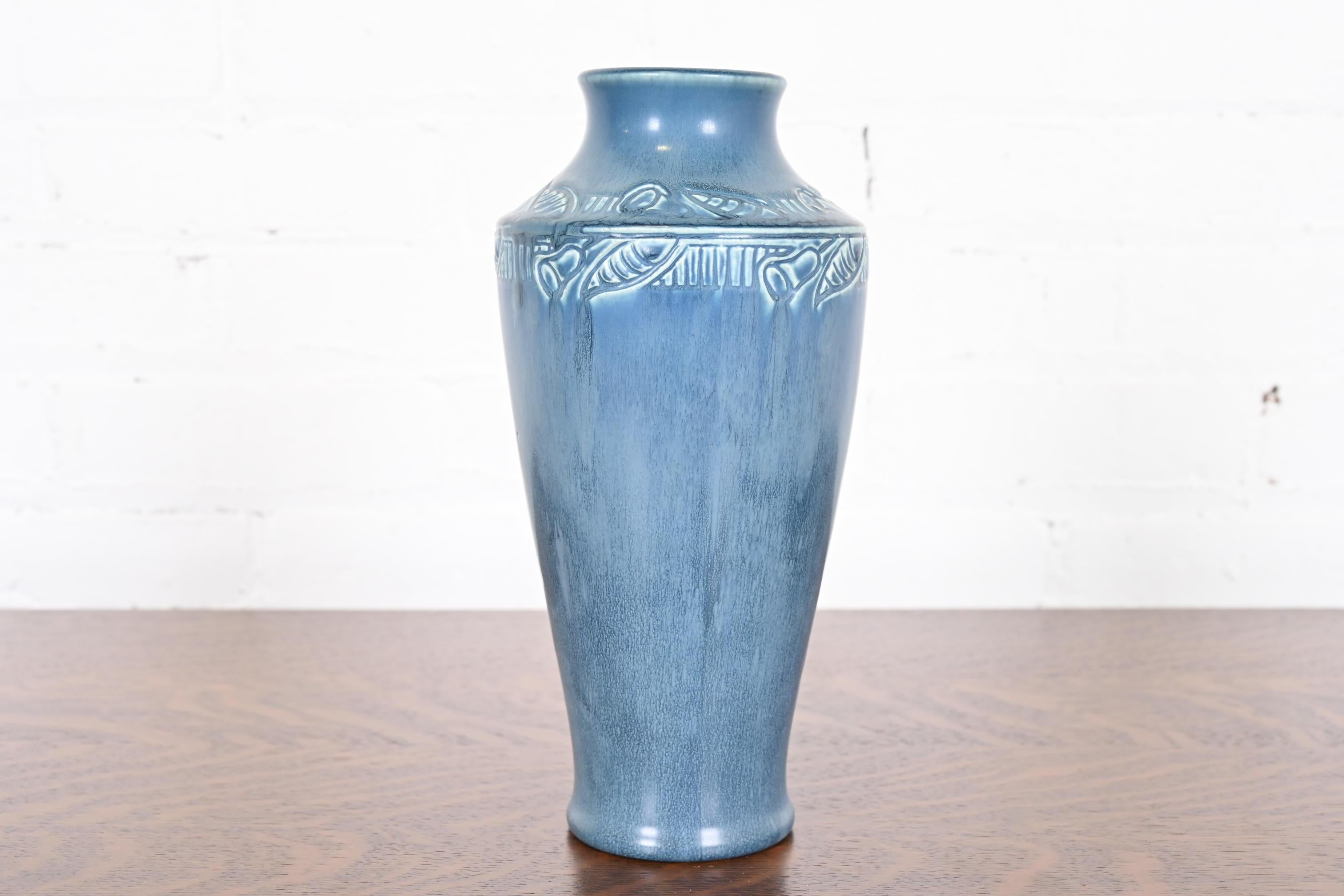 Rookwood Pottery Arts & Crafts Large Glazed Ceramic Floral Decorated Vase, 1919 For Sale 6