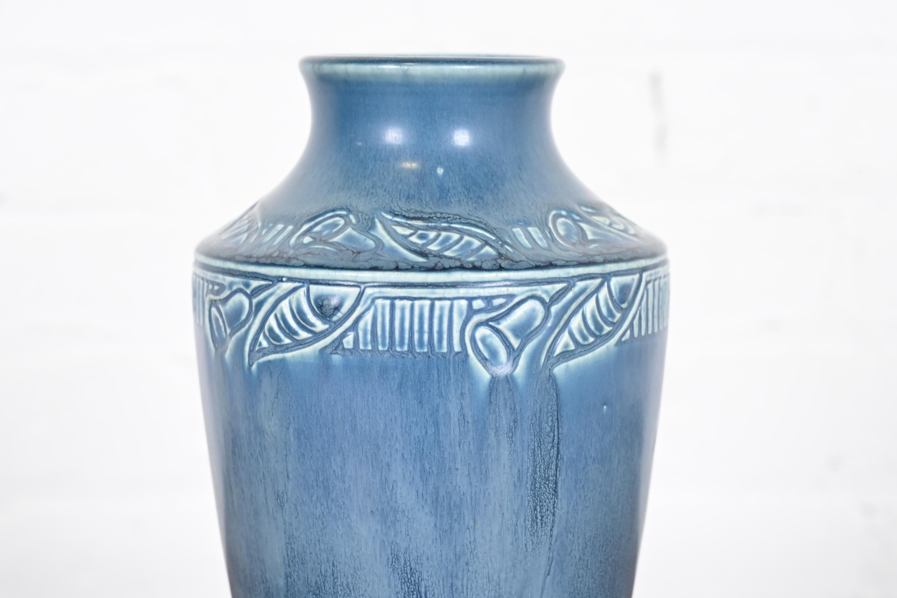 Rookwood Pottery Arts & Crafts Large Glazed Ceramic Floral Decorated Vase, 1919 For Sale 7