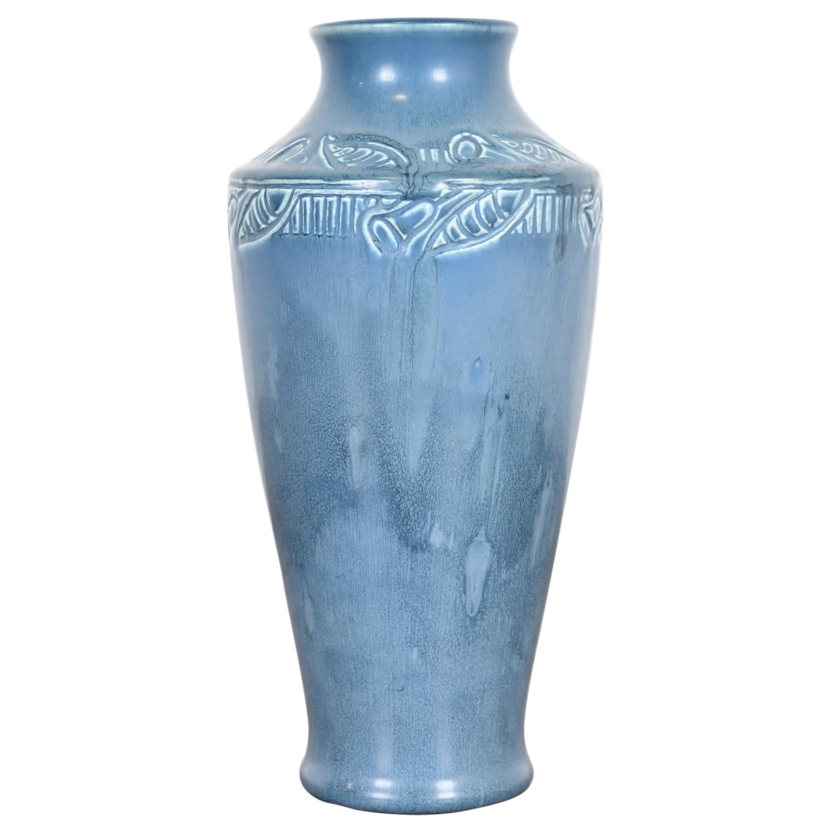 Vaso grande in ceramica smaltata con decorazioni floreali di Rookwood Pottery Arts & Crafts, 1919