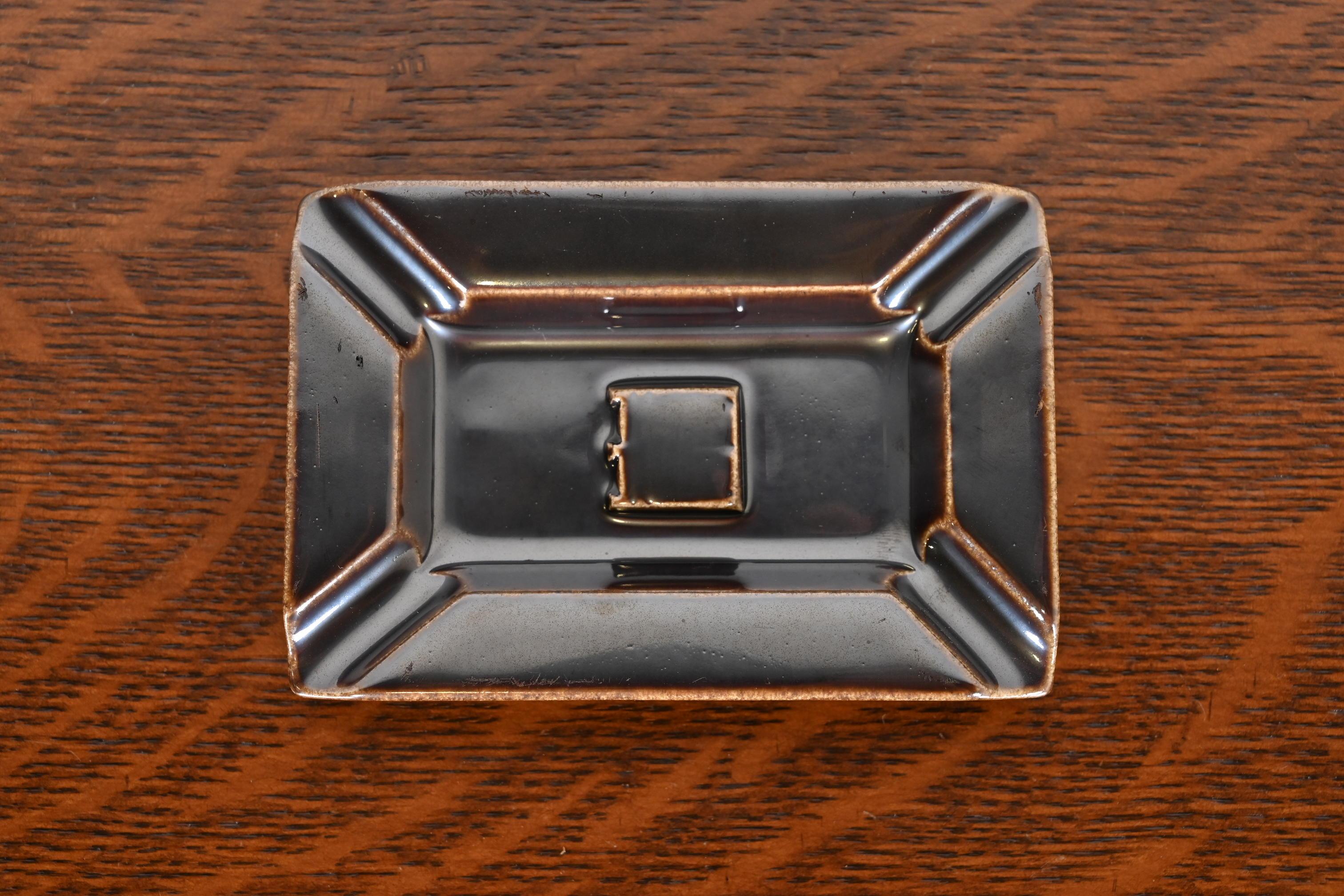 Rookwood Pottery Mid-Century Glazed Ceramic Ash Tray, 1954 In Good Condition For Sale In South Bend, IN