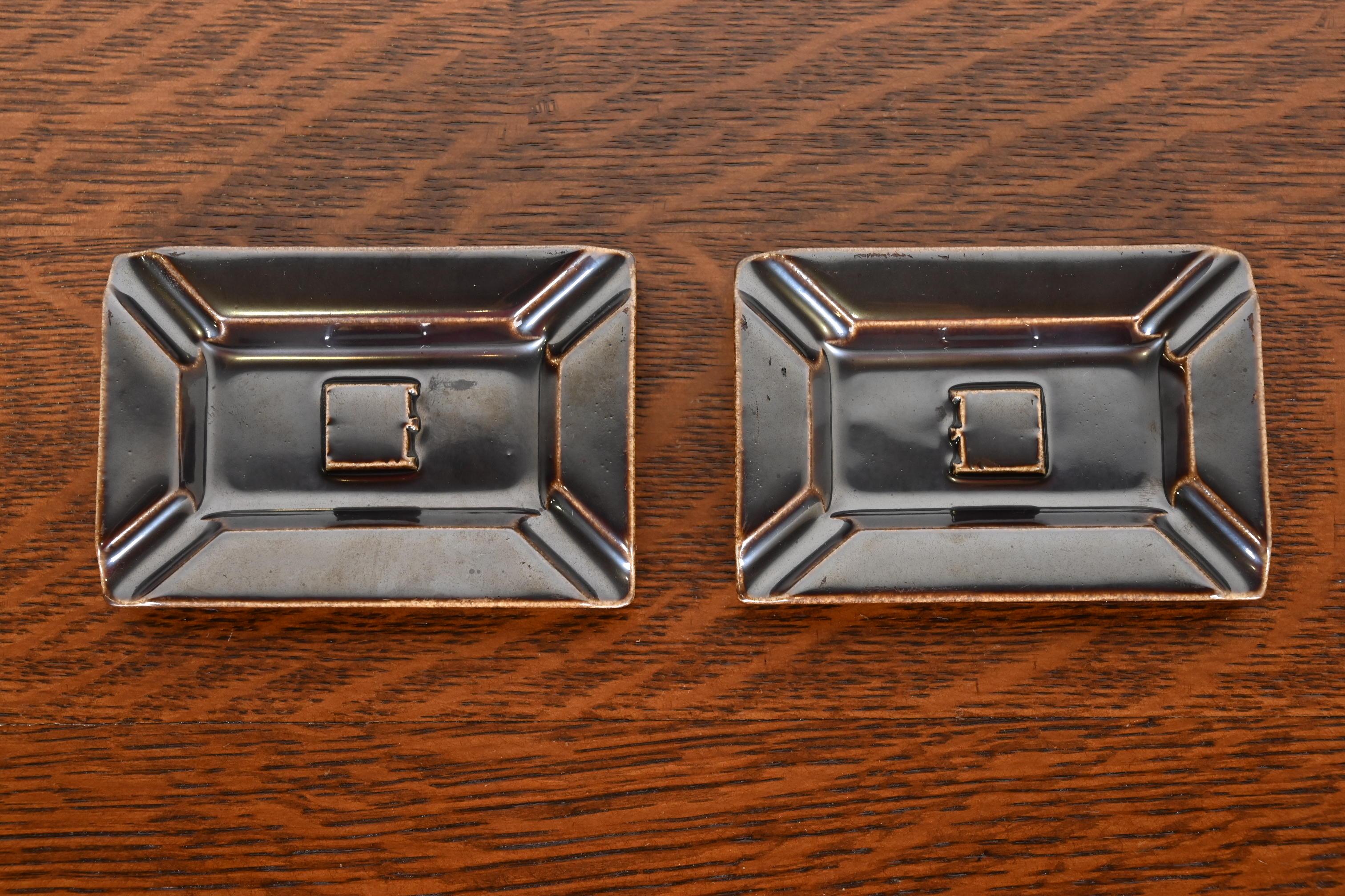 Rookwood Pottery Mid-Century Glazed Ceramic Ashtrays, Pair In Good Condition For Sale In South Bend, IN