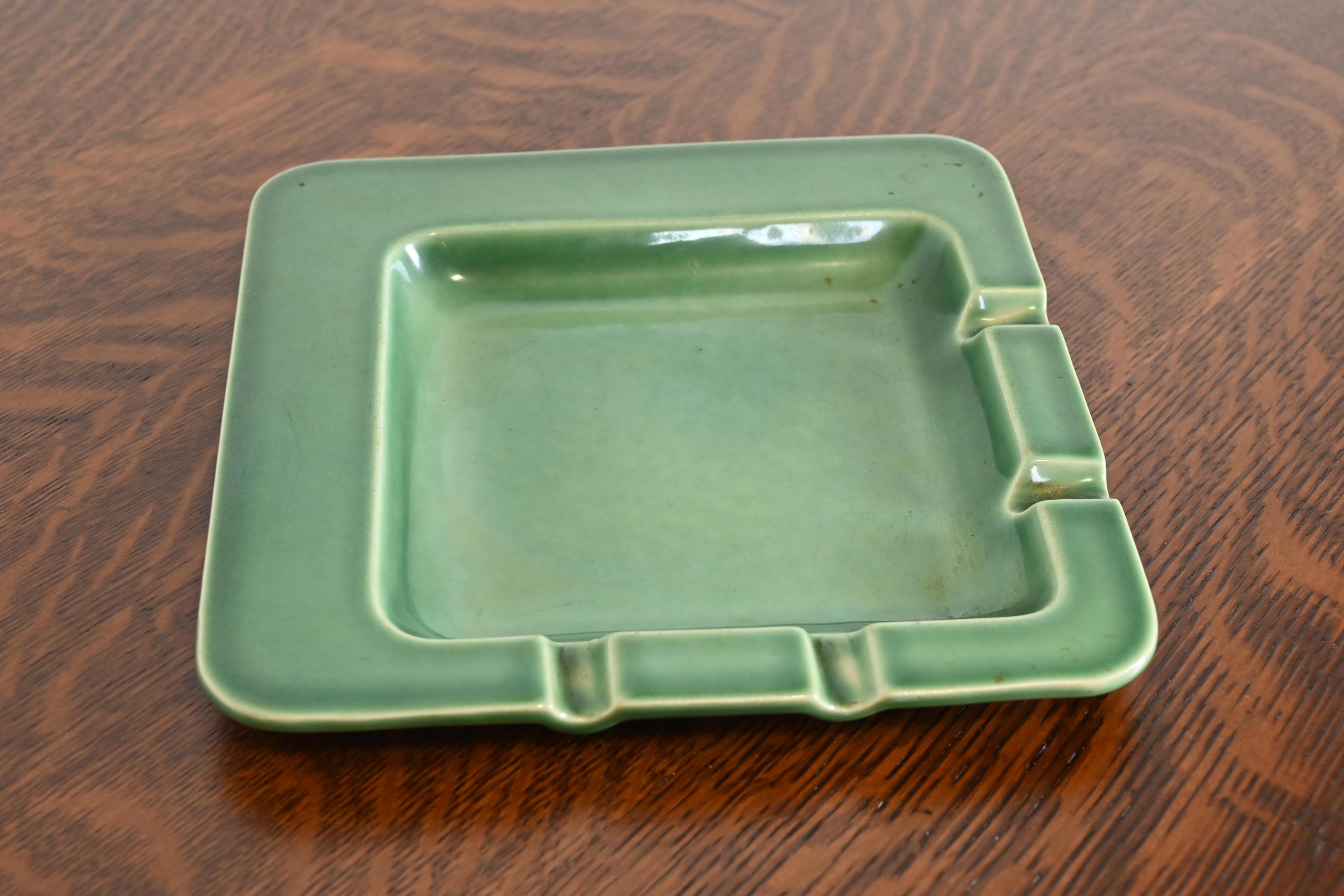 Rookwood Pottery Mid-Century Large Glazed Ceramic Ash Tray, 1955 In Good Condition For Sale In South Bend, IN