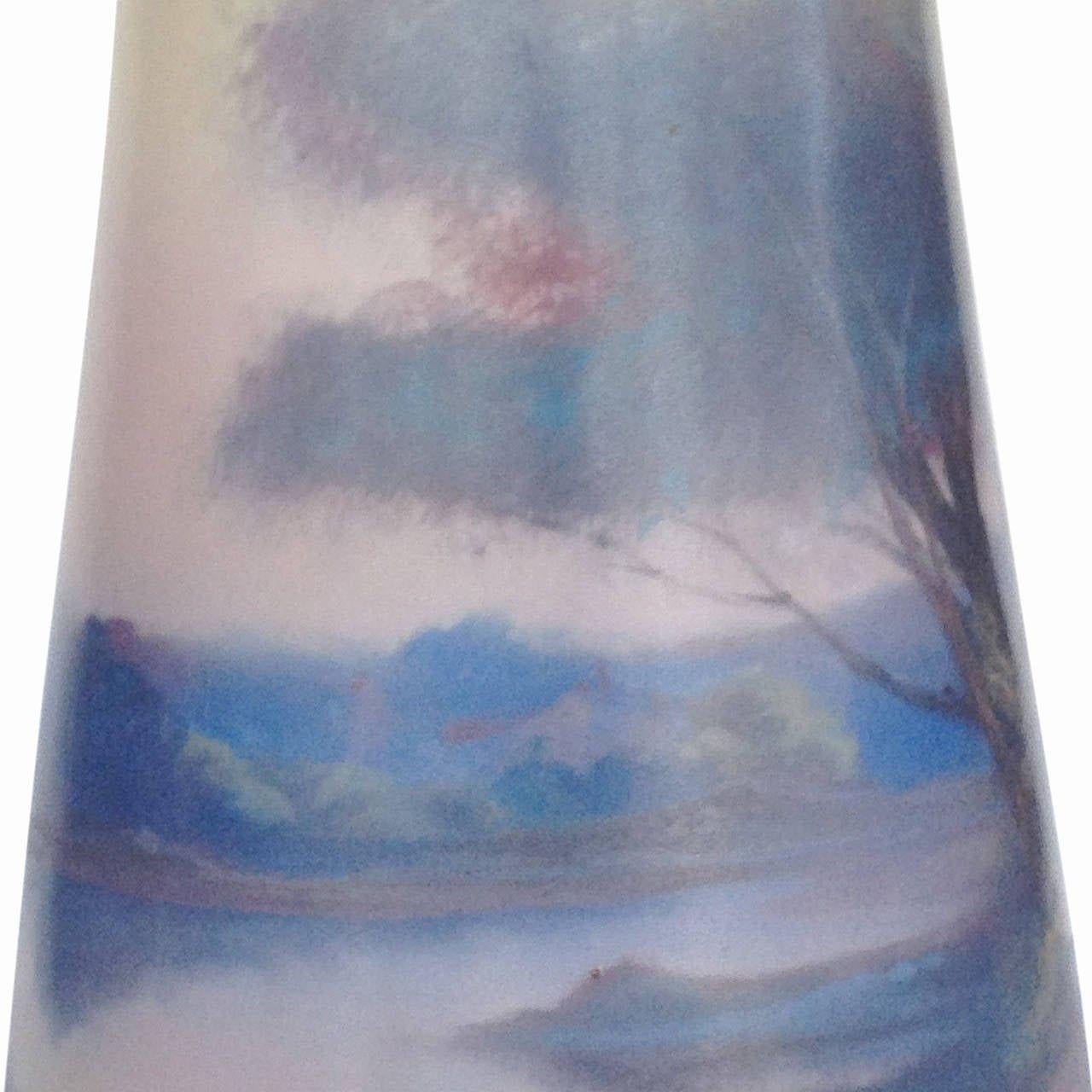 Céramique Vase à glaçage vélin de la poterie Rookwood:: vers 1925 en vente