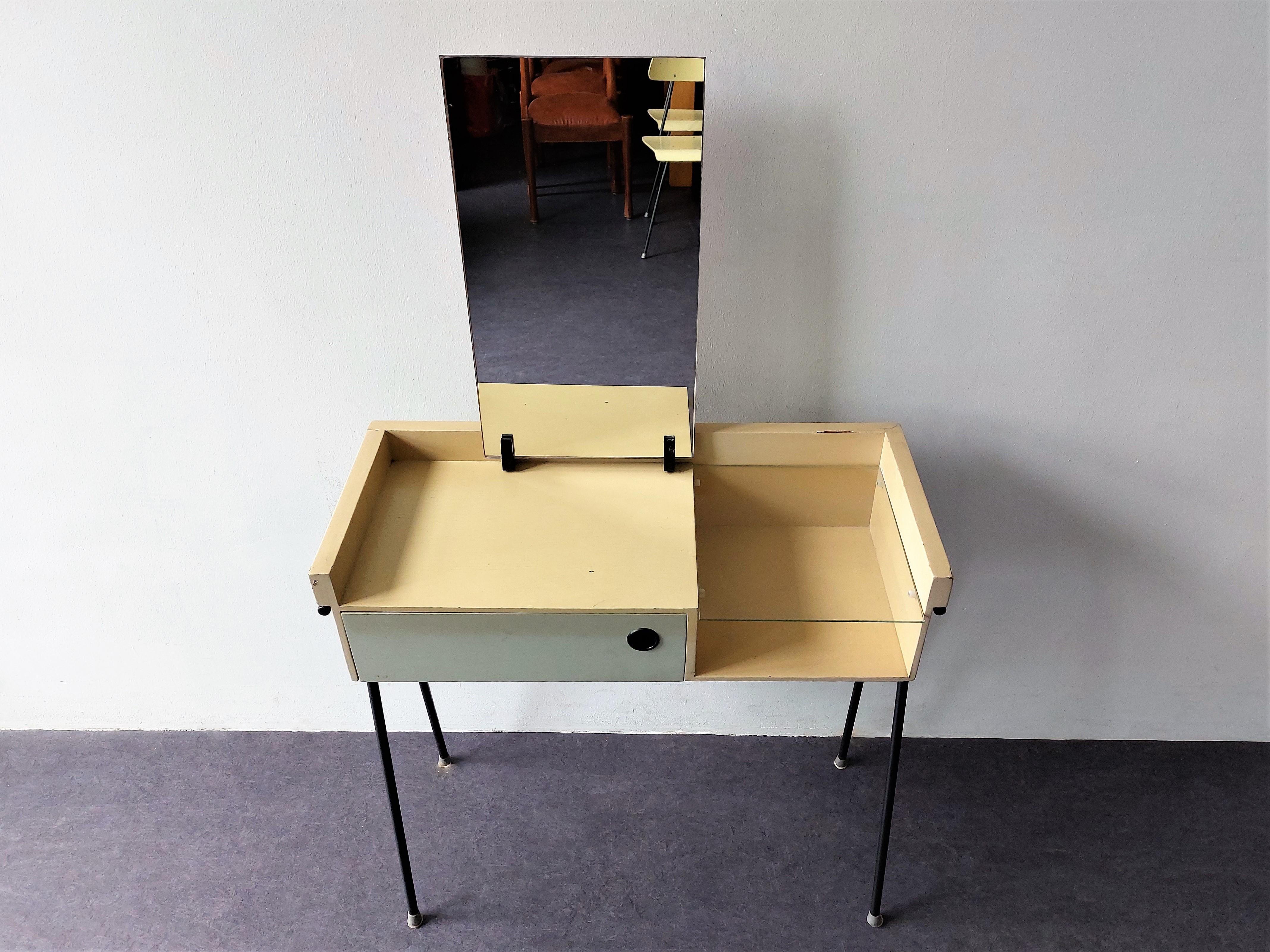 Dutch Room '56 dressing table by Rob Parry for Dico, The Netherlands 1950's For Sale