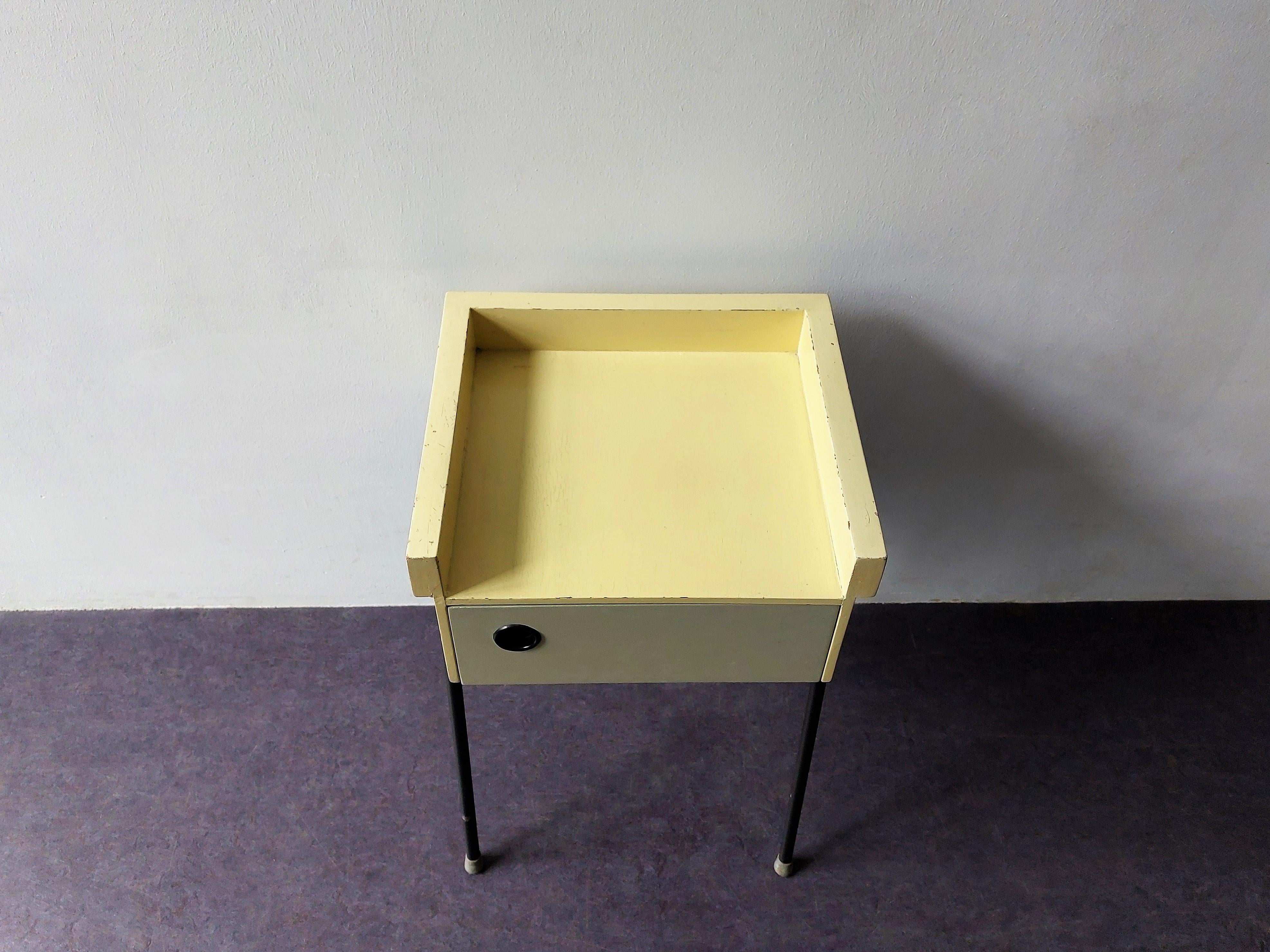 Room '56 Nightstand by Rob Parry for Dico, The Netherlands, 1950's In Good Condition For Sale In Steenwijk, NL