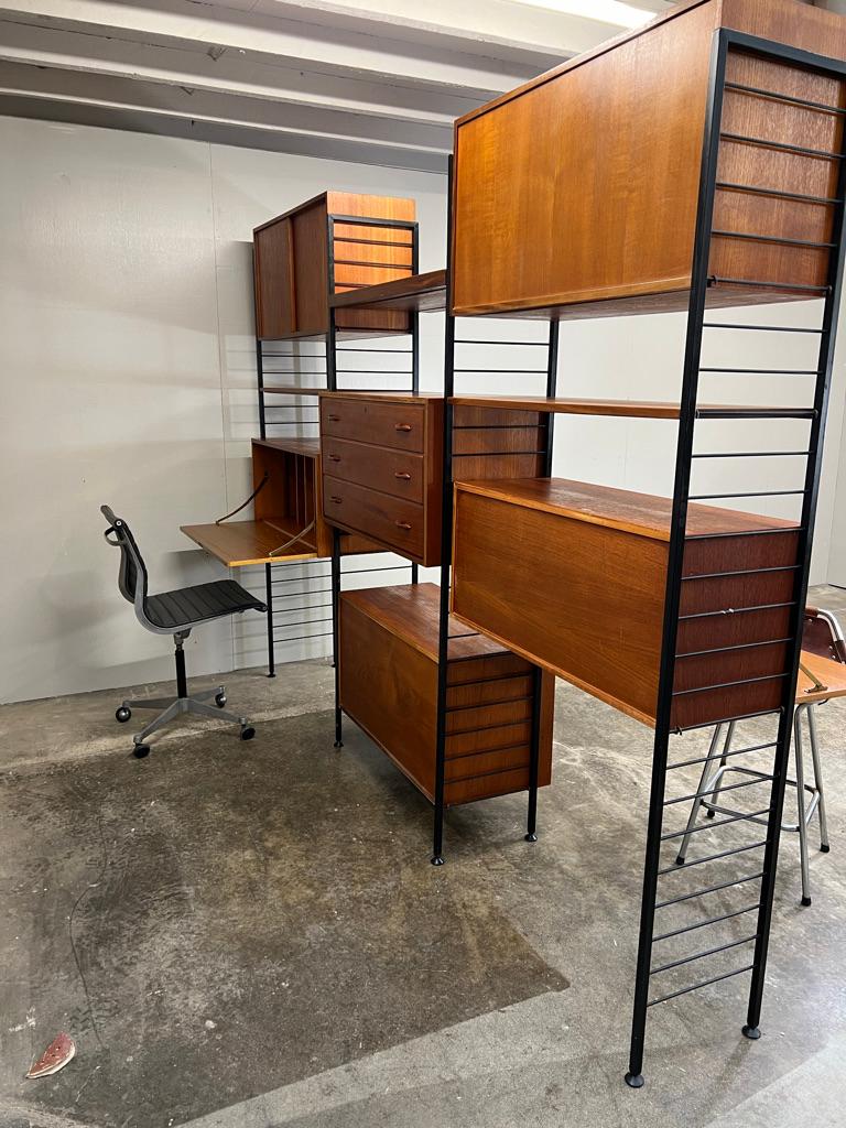 Room devider Sistema di scrivanie a scaffale freestanding ricercato da Staples  1960's in vendita 3