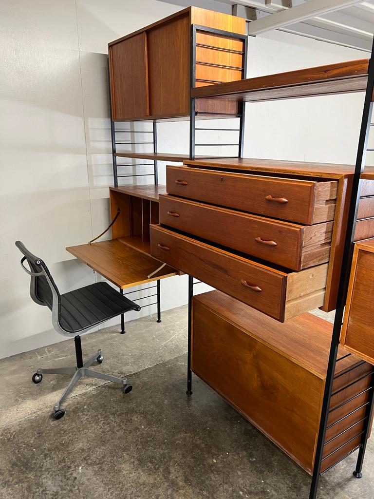 Room devider Sistema di scrivanie a scaffale freestanding ricercato da Staples  1960's in vendita 4