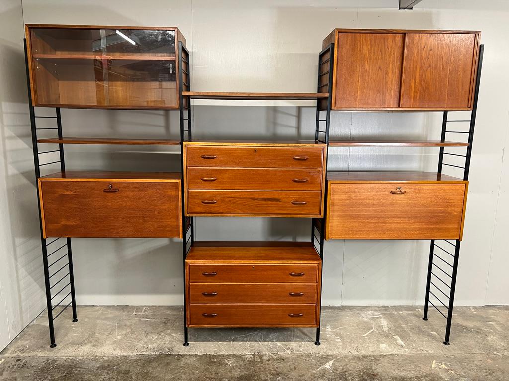 Mid-Century moderno Room devider Sistema di scrivanie a scaffale freestanding ricercato da Staples  1960's in vendita