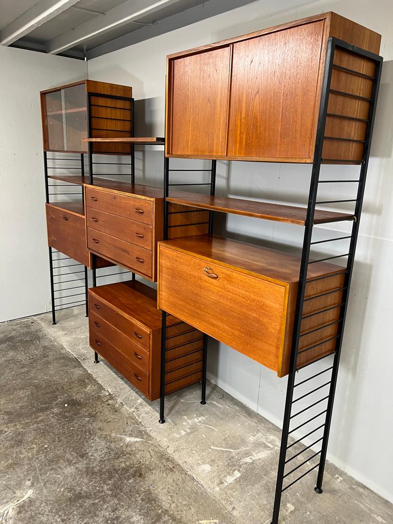 Britannico Room devider Sistema di scrivanie a scaffale freestanding ricercato da Staples  1960's in vendita