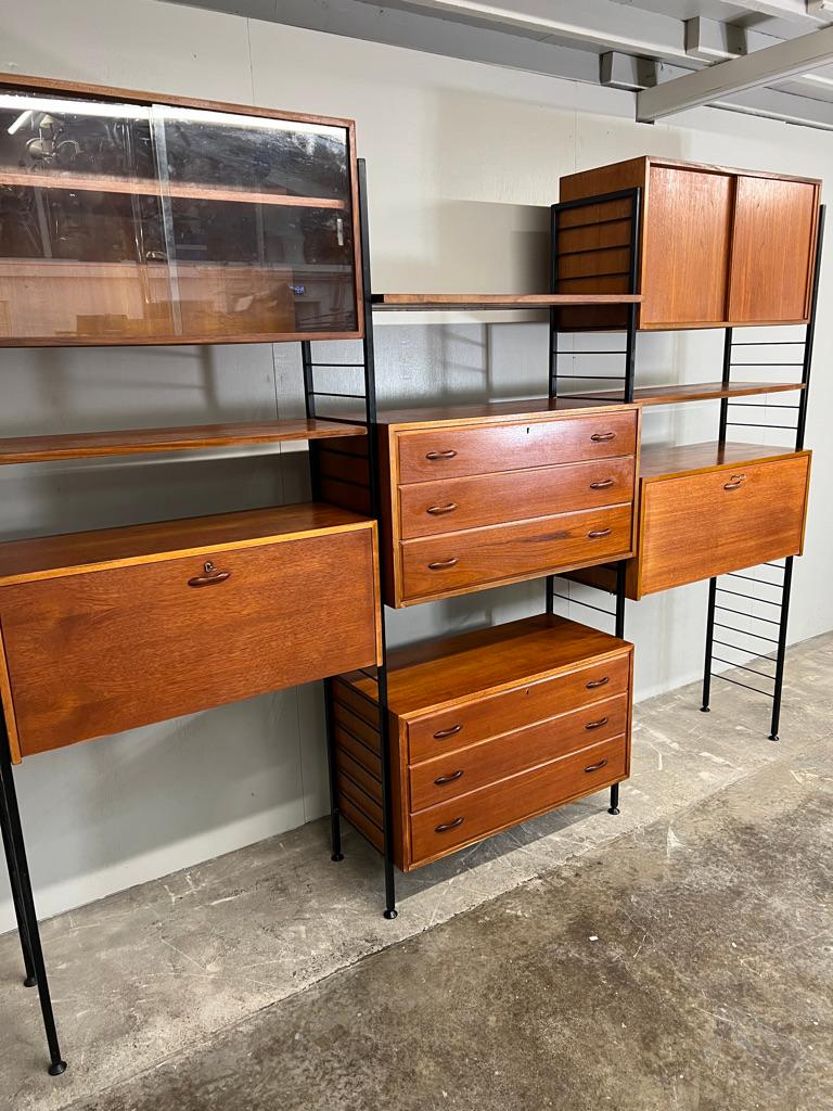 XX secolo Room devider Sistema di scrivanie a scaffale freestanding ricercato da Staples  1960's in vendita
