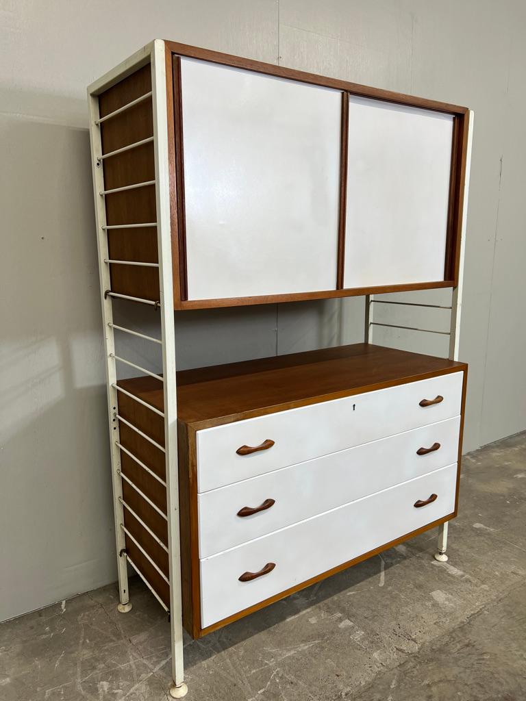 Room devider freestanding sought after shelving system by Staples from the 1960 In Good Condition For Sale In Markington, GB