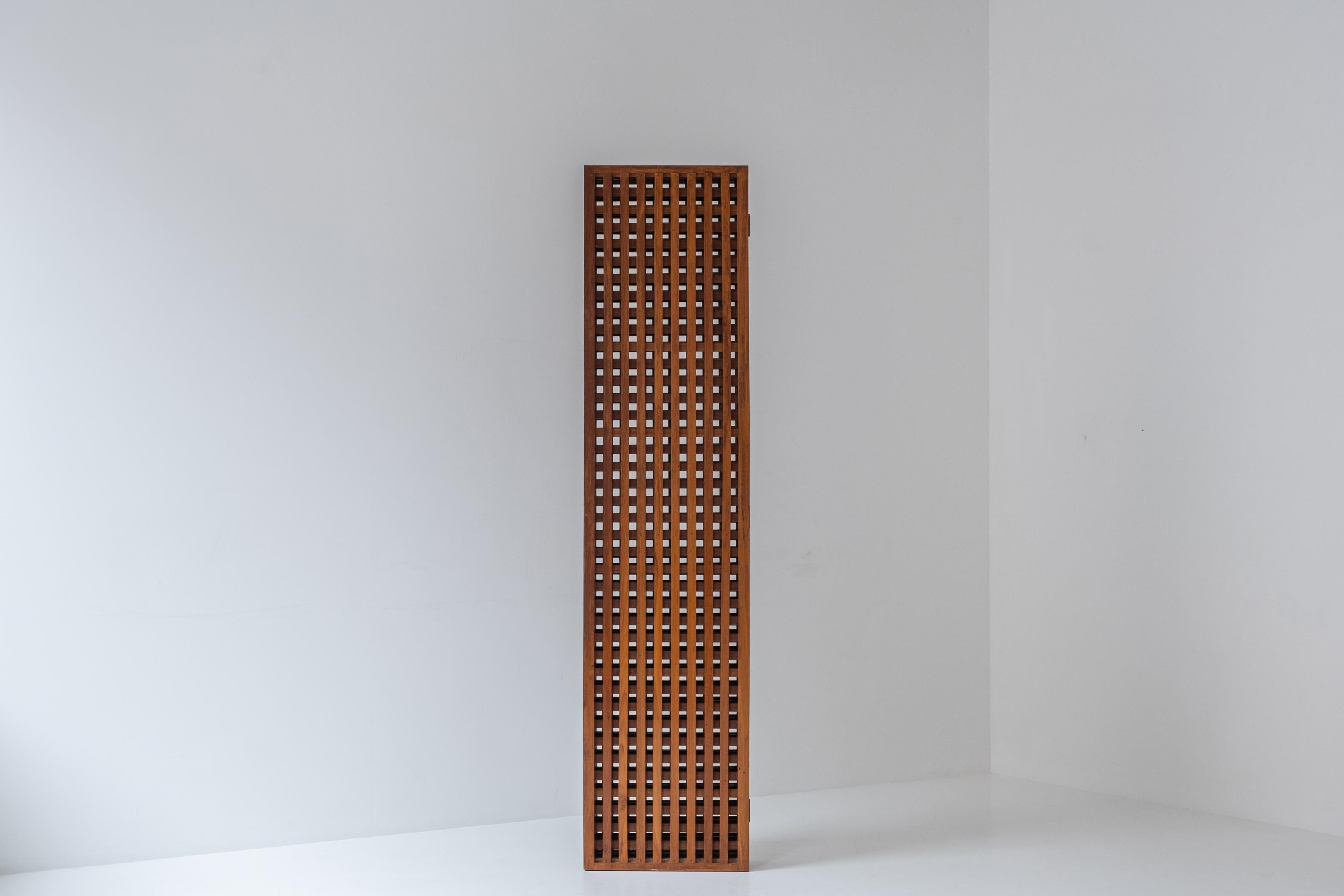 Room divider designed and manufactured in France during the 1960s. For Sale 5