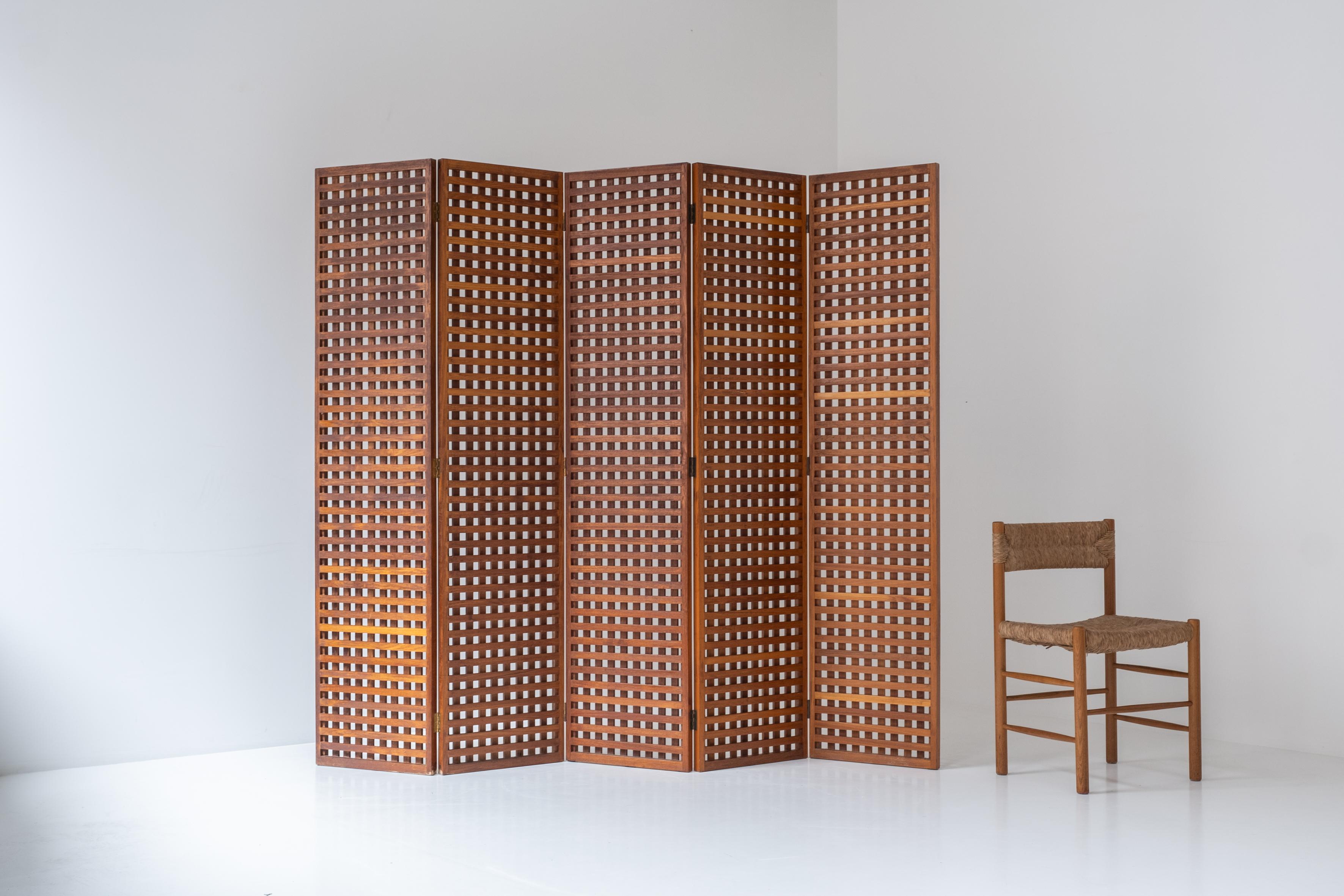 Oak Room divider designed and manufactured in France during the 1960s. For Sale