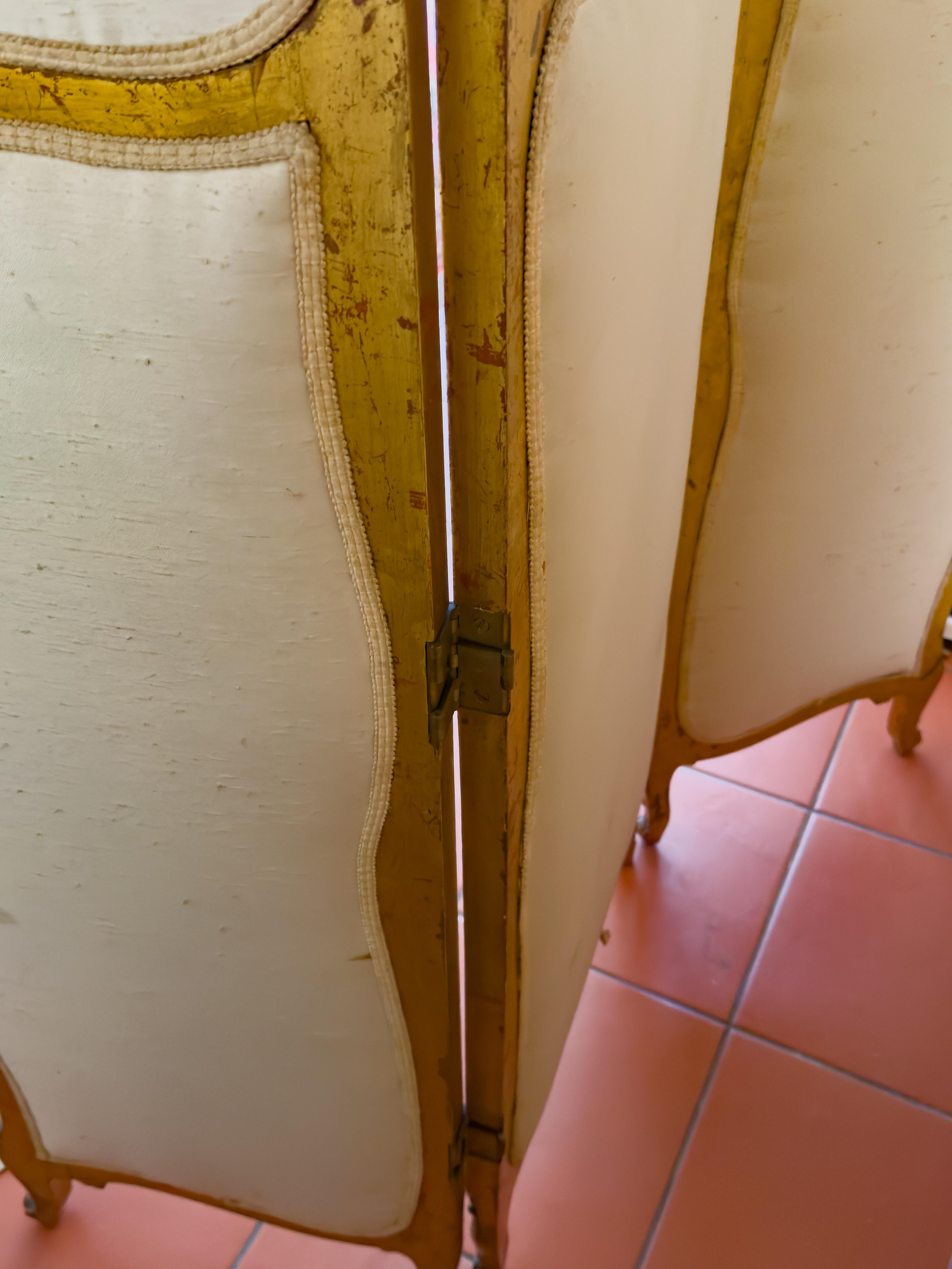 Divisorio in legno dorato, paravento a tre pannelli, stile Luigi XV, XX secolo in vendita 4