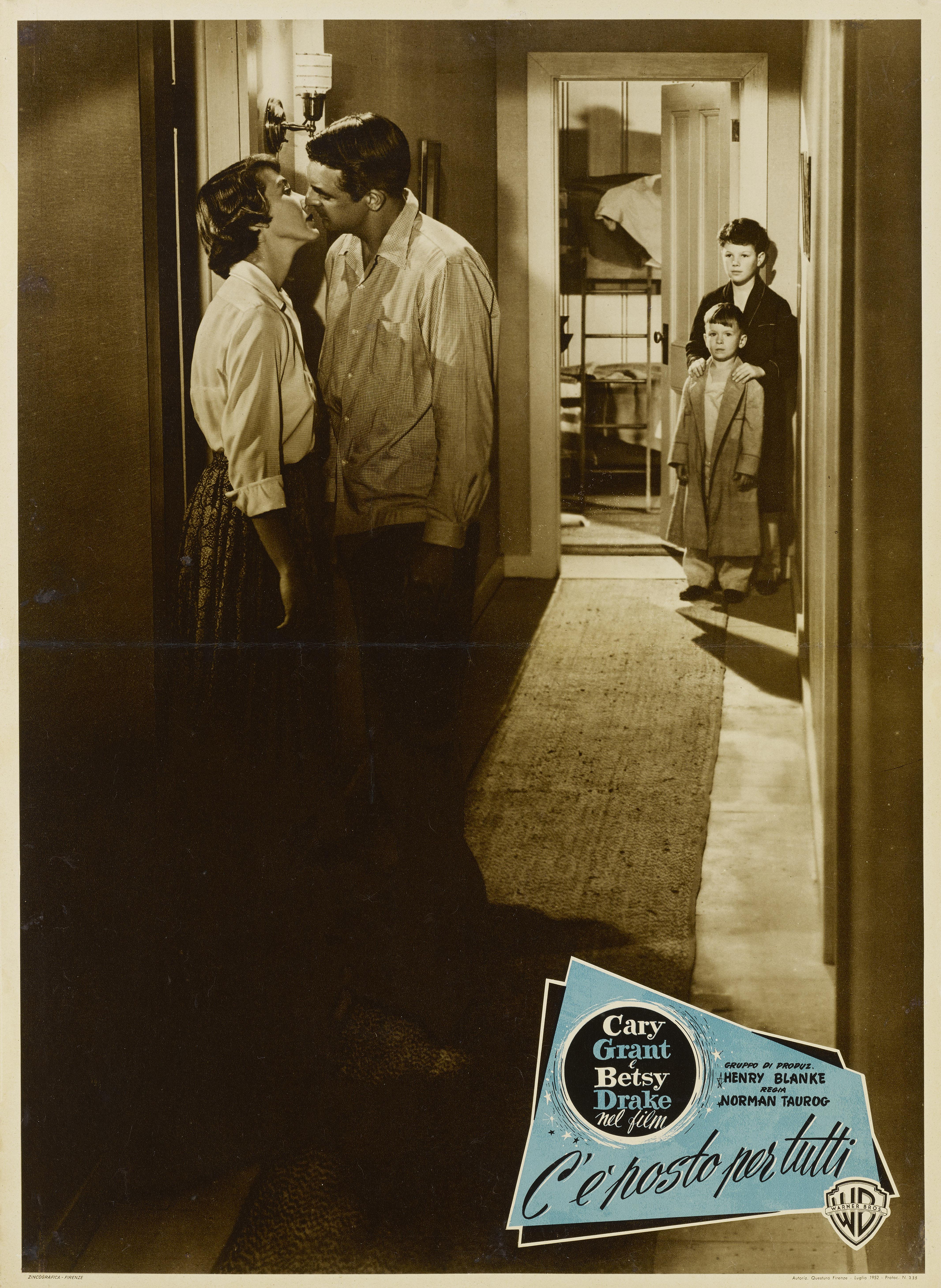 Locandina originale del film Room for One More, 1952.

Questa commedia è stata diretta da Norman Grant e interpretata da Cary Grant, Betsy Drake.
Il poster è in ottime condizioni, con solo un piccolo restauro alla piega centrale.
Il poster ha un