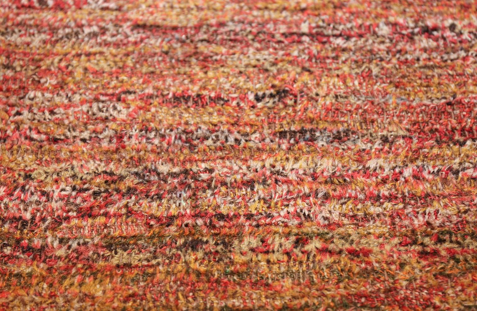 Antique American Chenille Carpet. 8 ft 8 in x 13 ft 9 in In Distressed Condition For Sale In New York, NY
