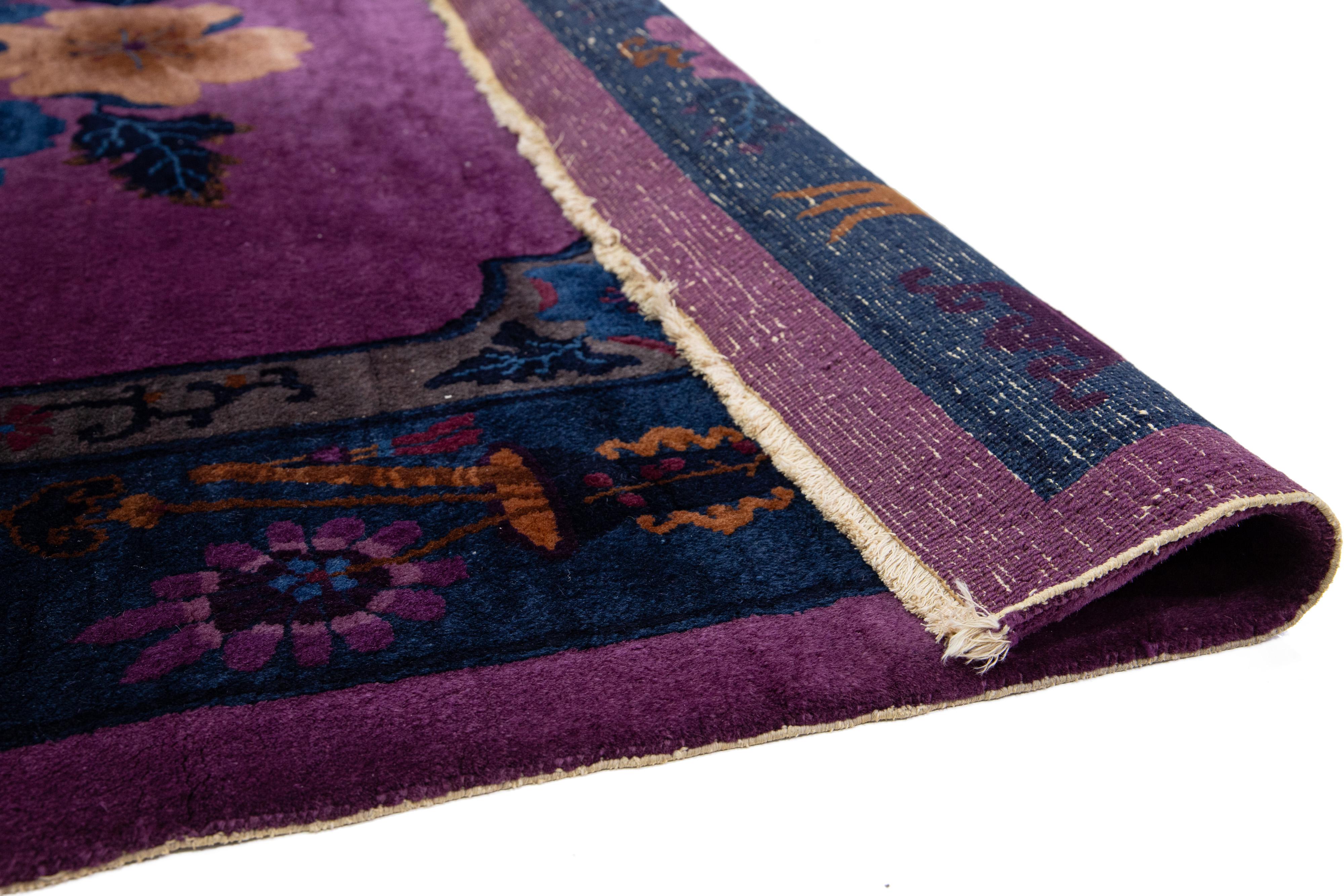 Antiker chinesischer Art-Déco-Teppich aus Wolle in Zimmergröße, handgefertigt, florales Design in Lila im Angebot 3