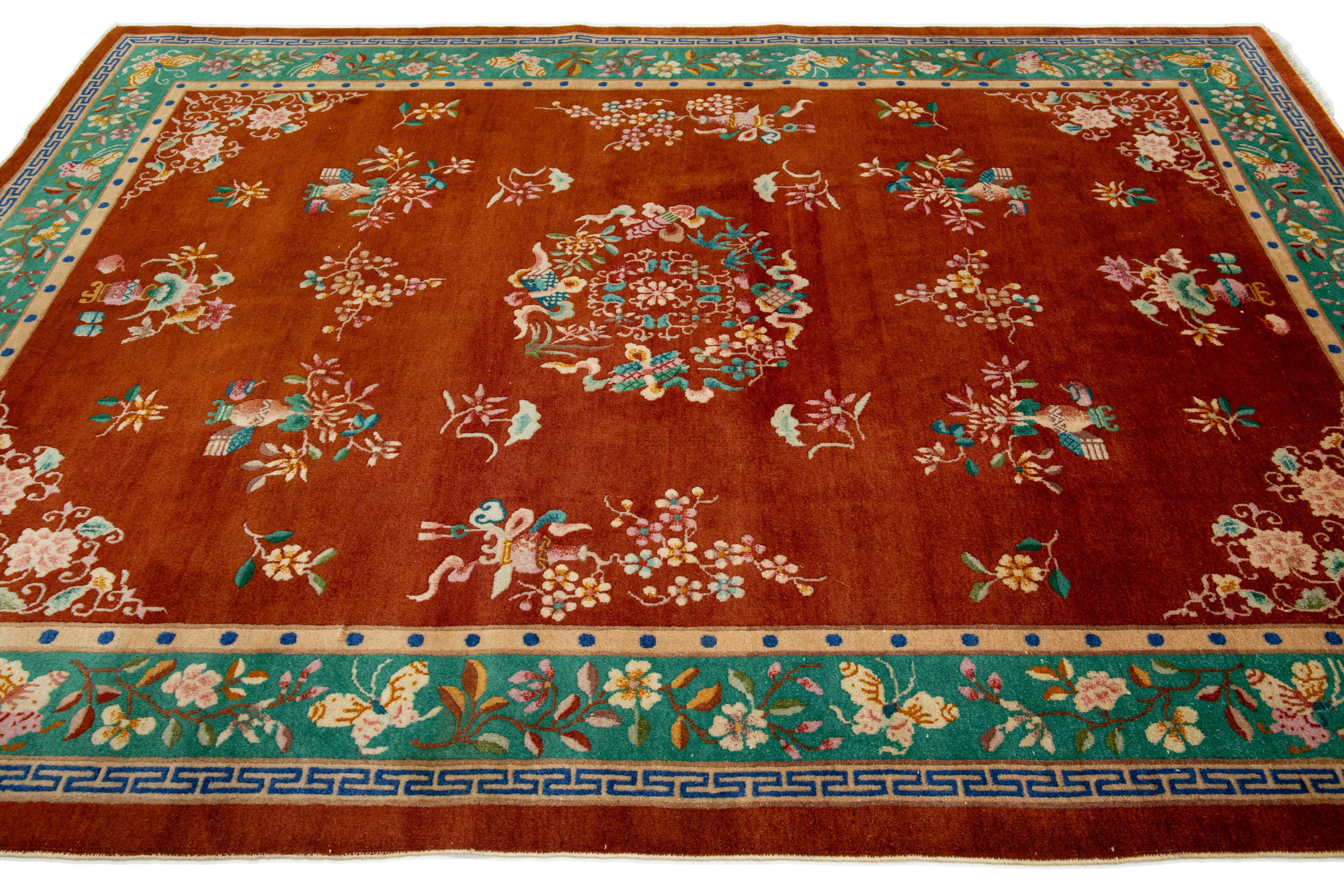 Tamaño de la habitación Alfombra china antigua Art Decó de lana hecha a mano en color terracota oscuro en Bueno estado para la venta en Norwalk, CT