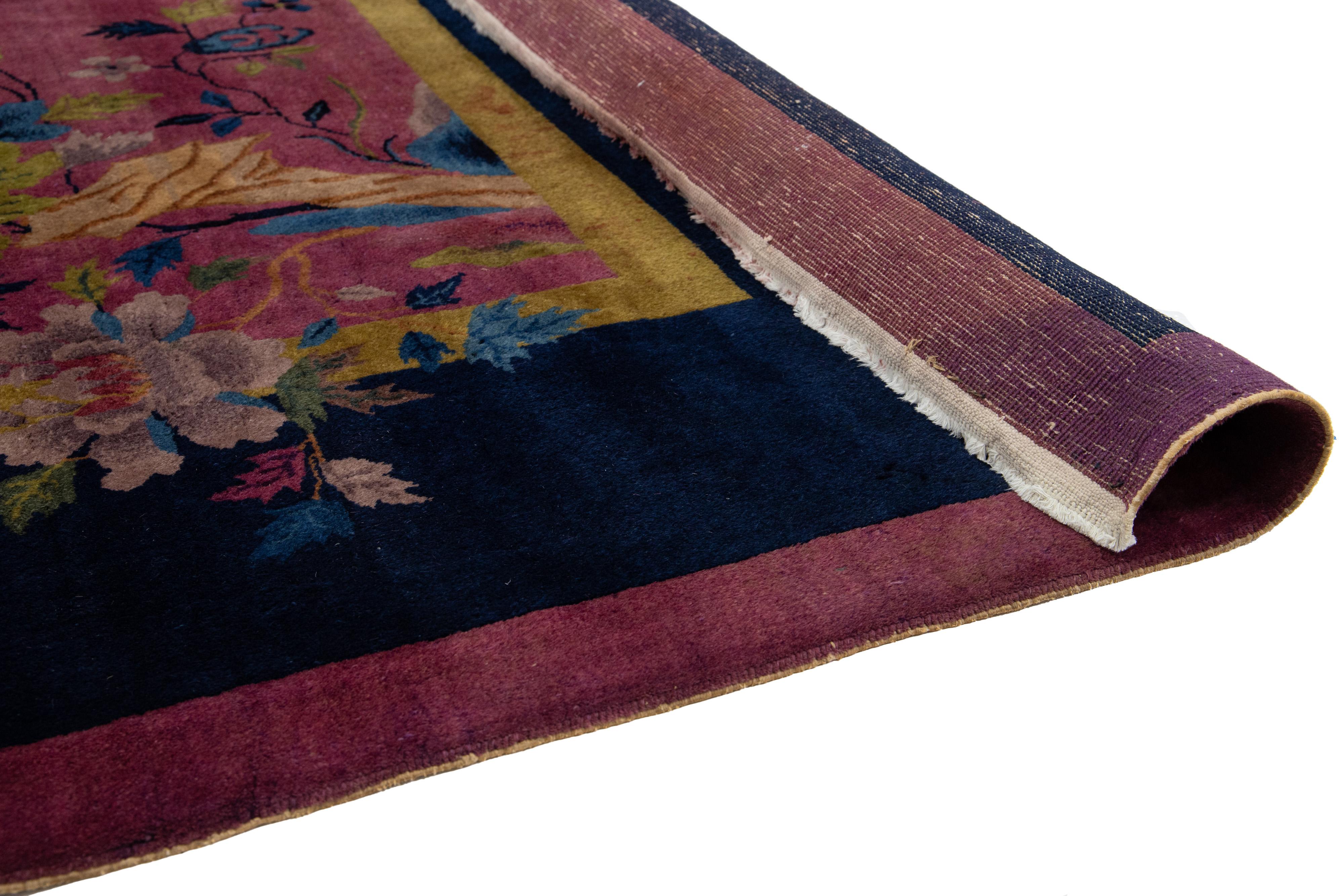 Noué à la main Tapis Art Déco chinois ancien en laine fait à la main en couleur bourgogne en vente