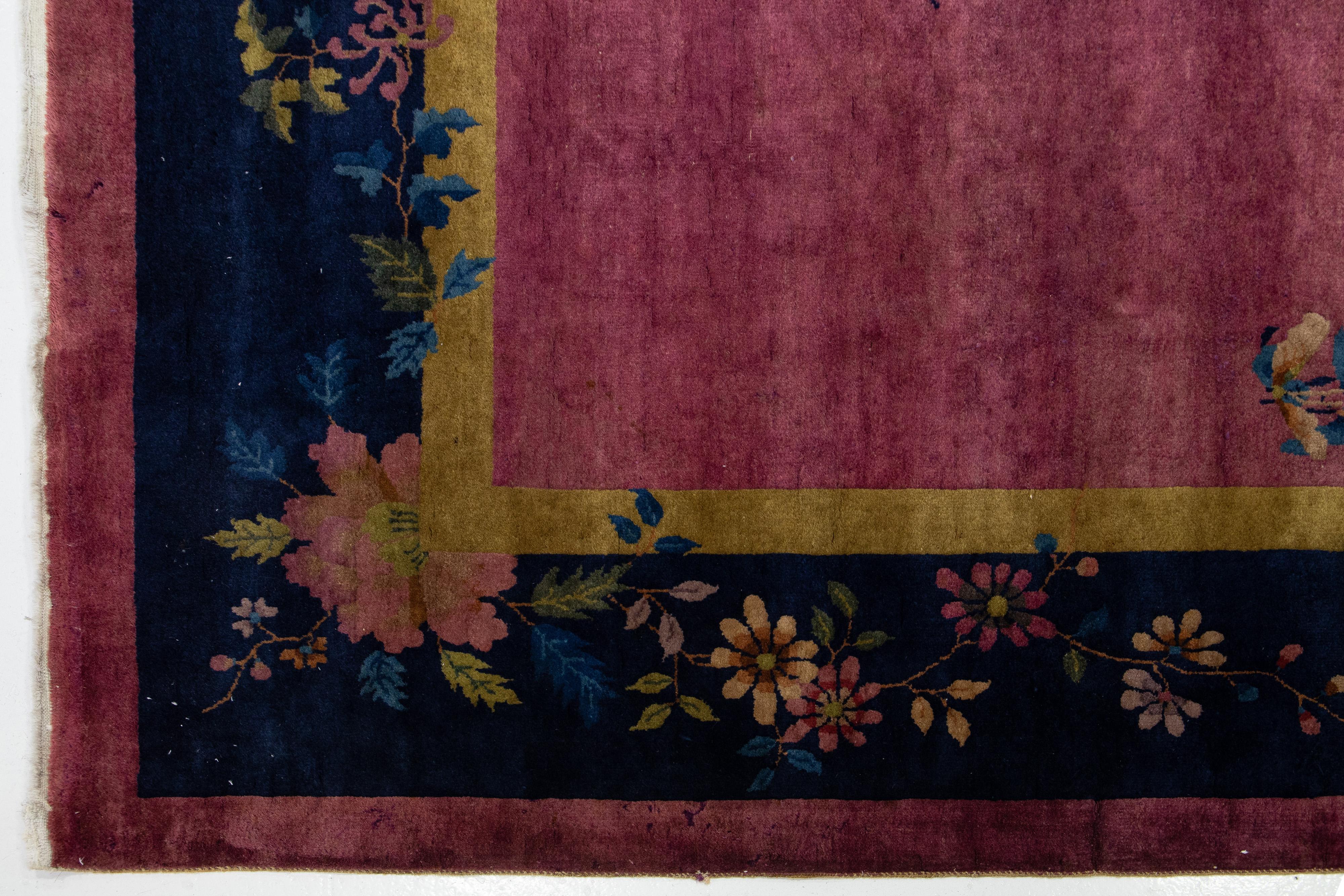 20ième siècle Tapis Art Déco chinois ancien en laine fait à la main en couleur bourgogne en vente